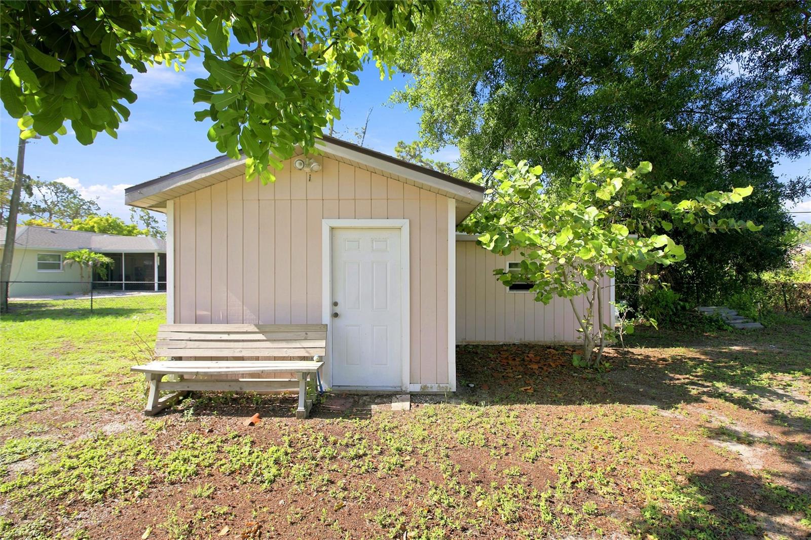 652 N ELM ST — photo 36