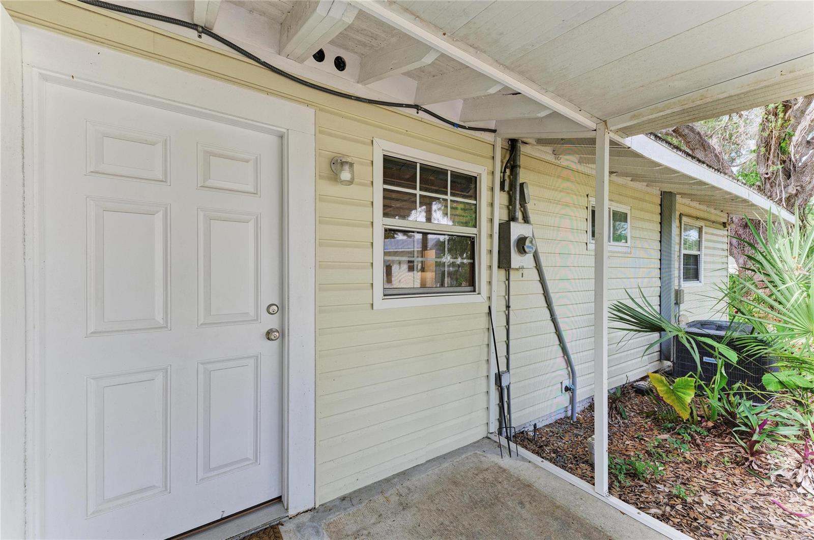 1300 LOMA LINDA CT — photo 37