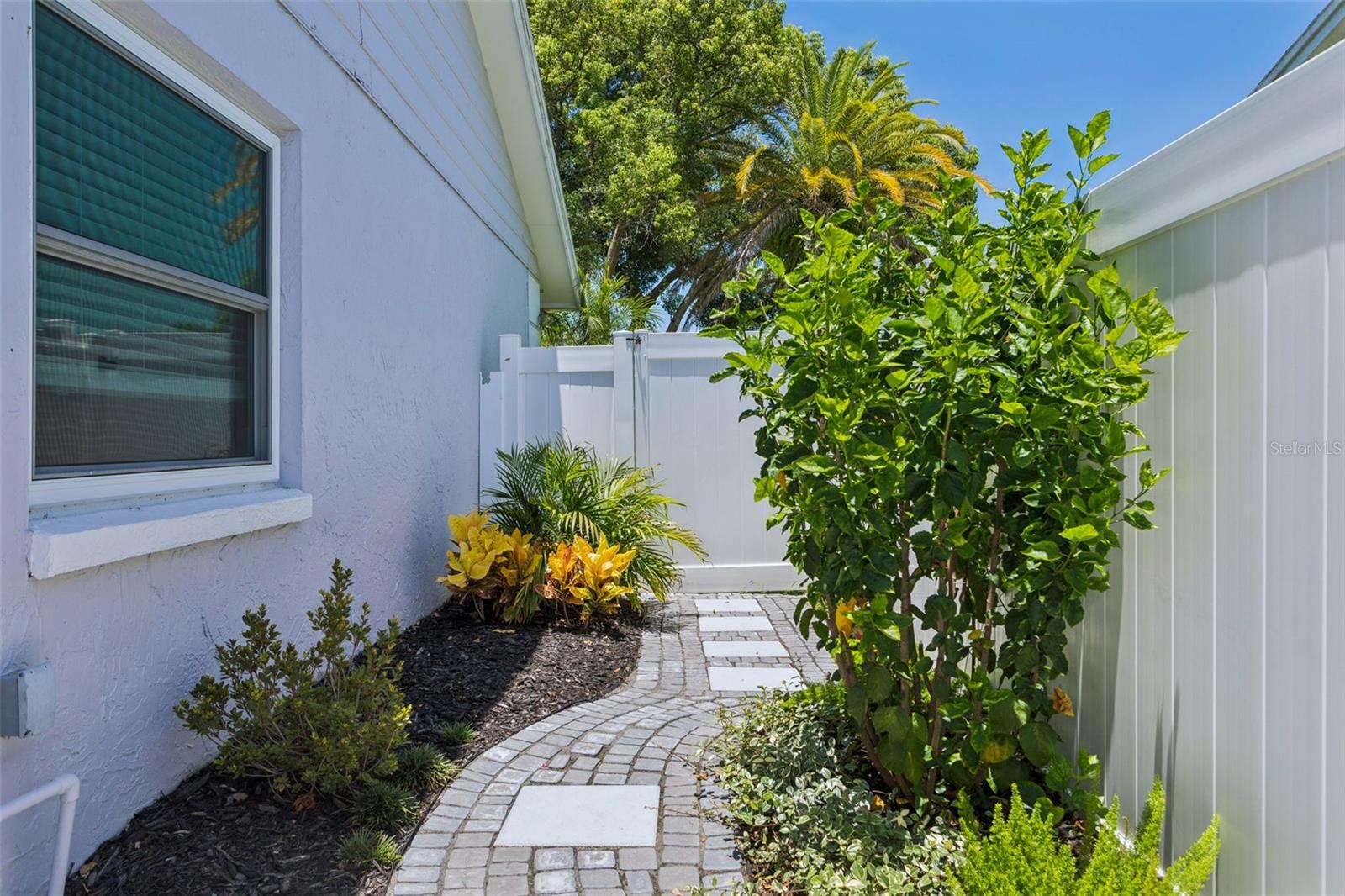 16117 PEBBLEBROOK DR — photo 25