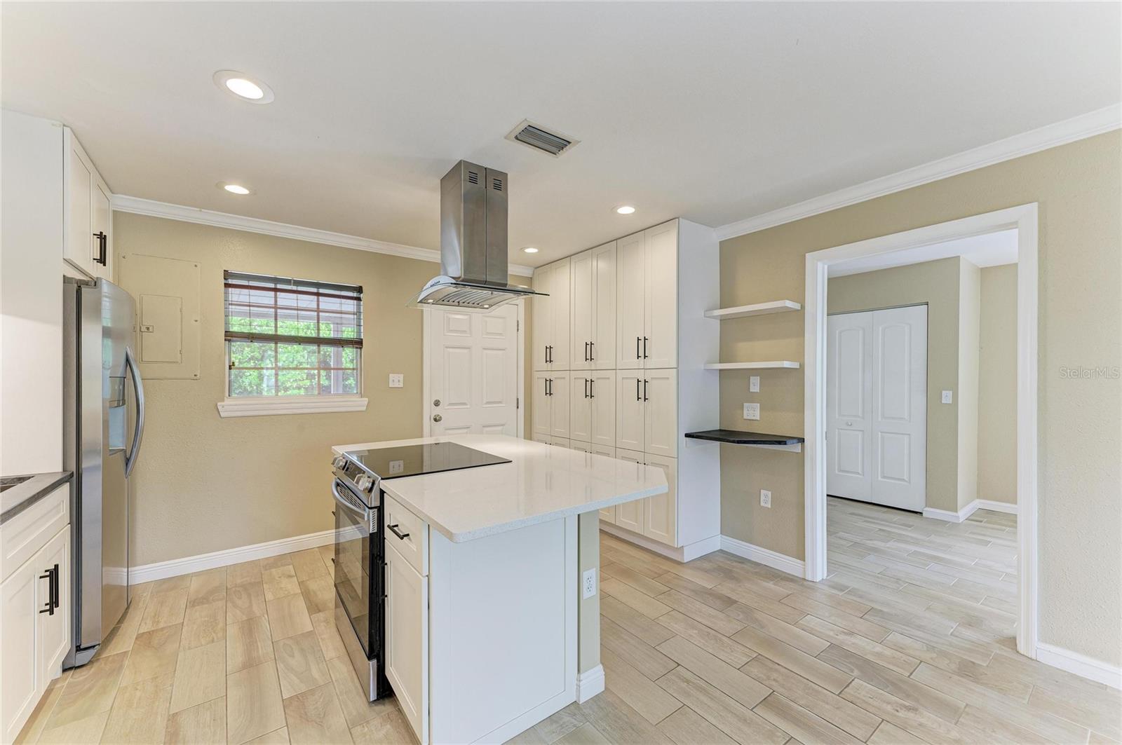 1300 LOMA LINDA CT — photo 11