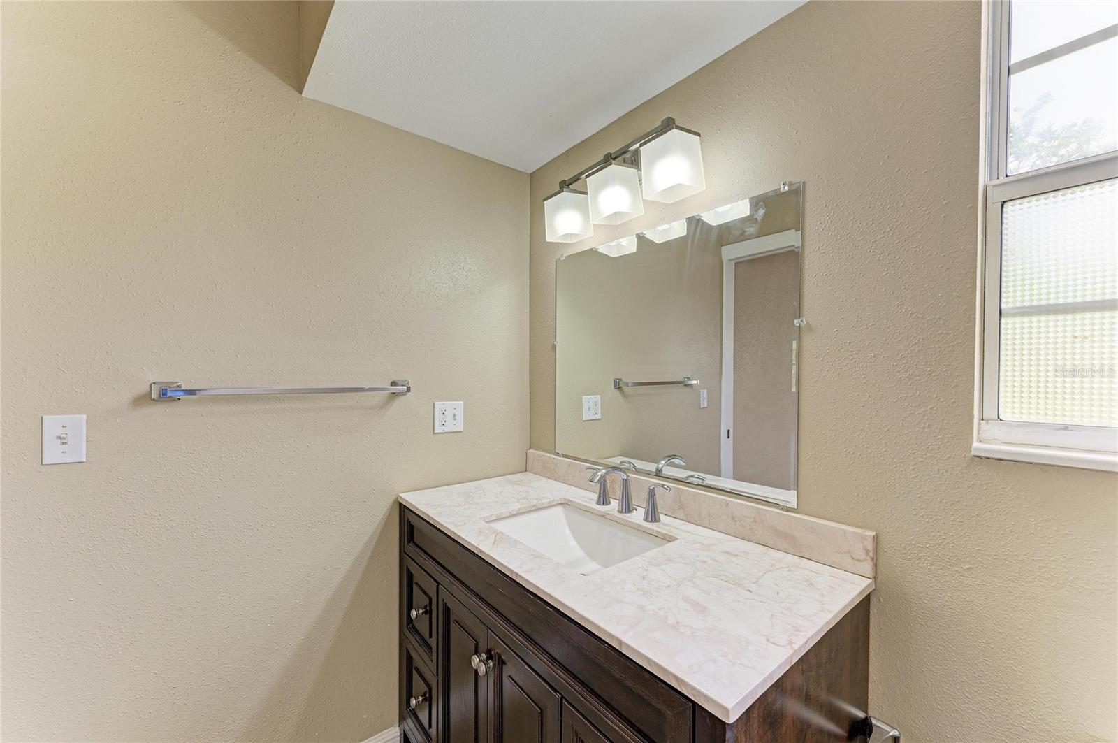 1300 LOMA LINDA CT — photo 34