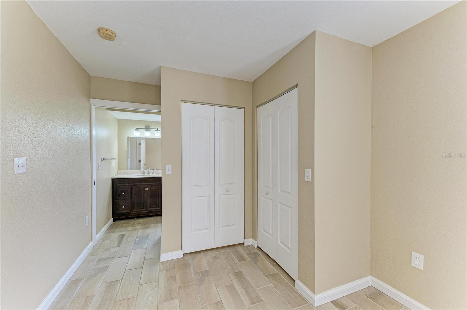 1300 LOMA LINDA CT — photo 29