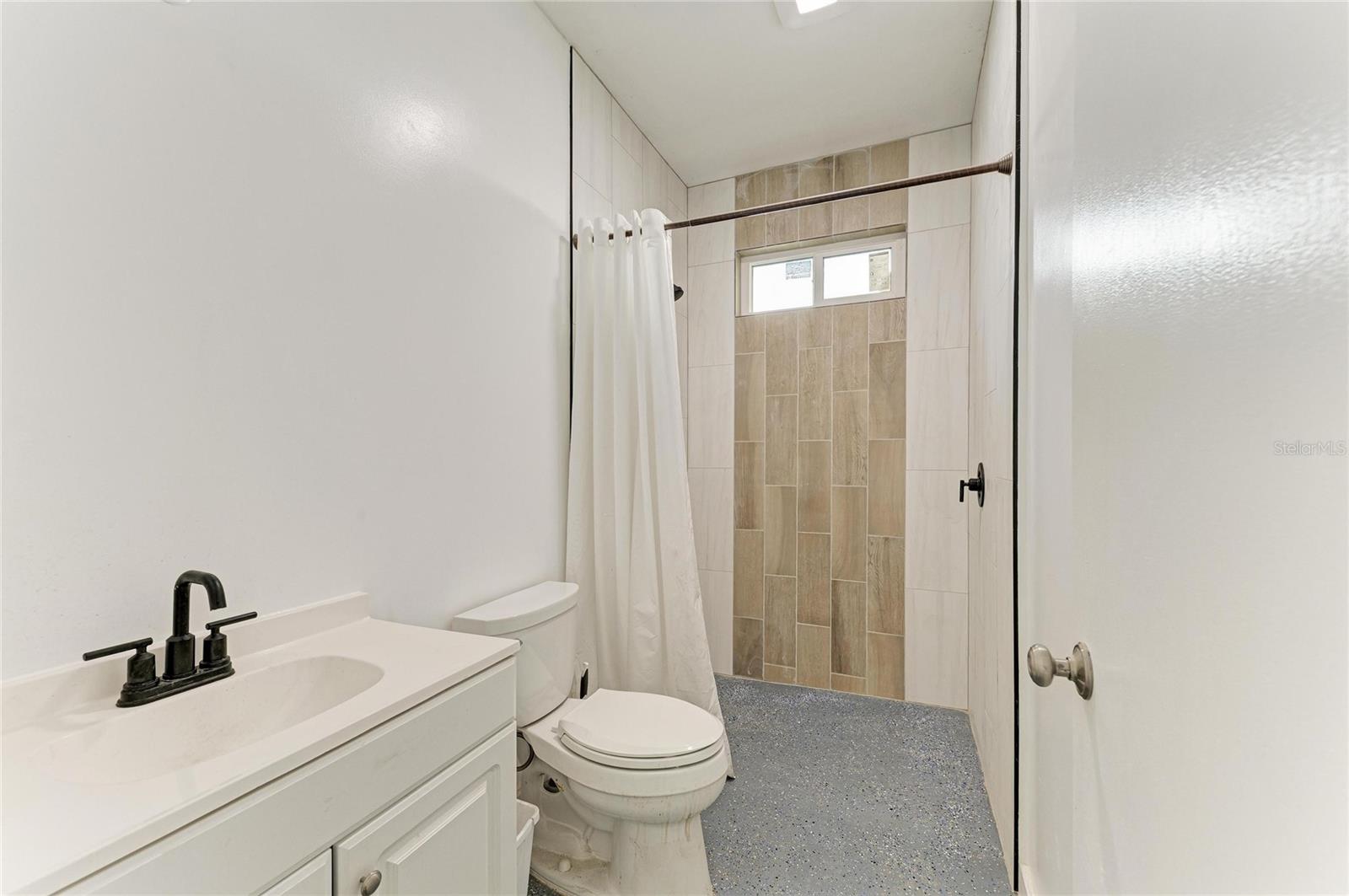 1300 LOMA LINDA CT — photo 43