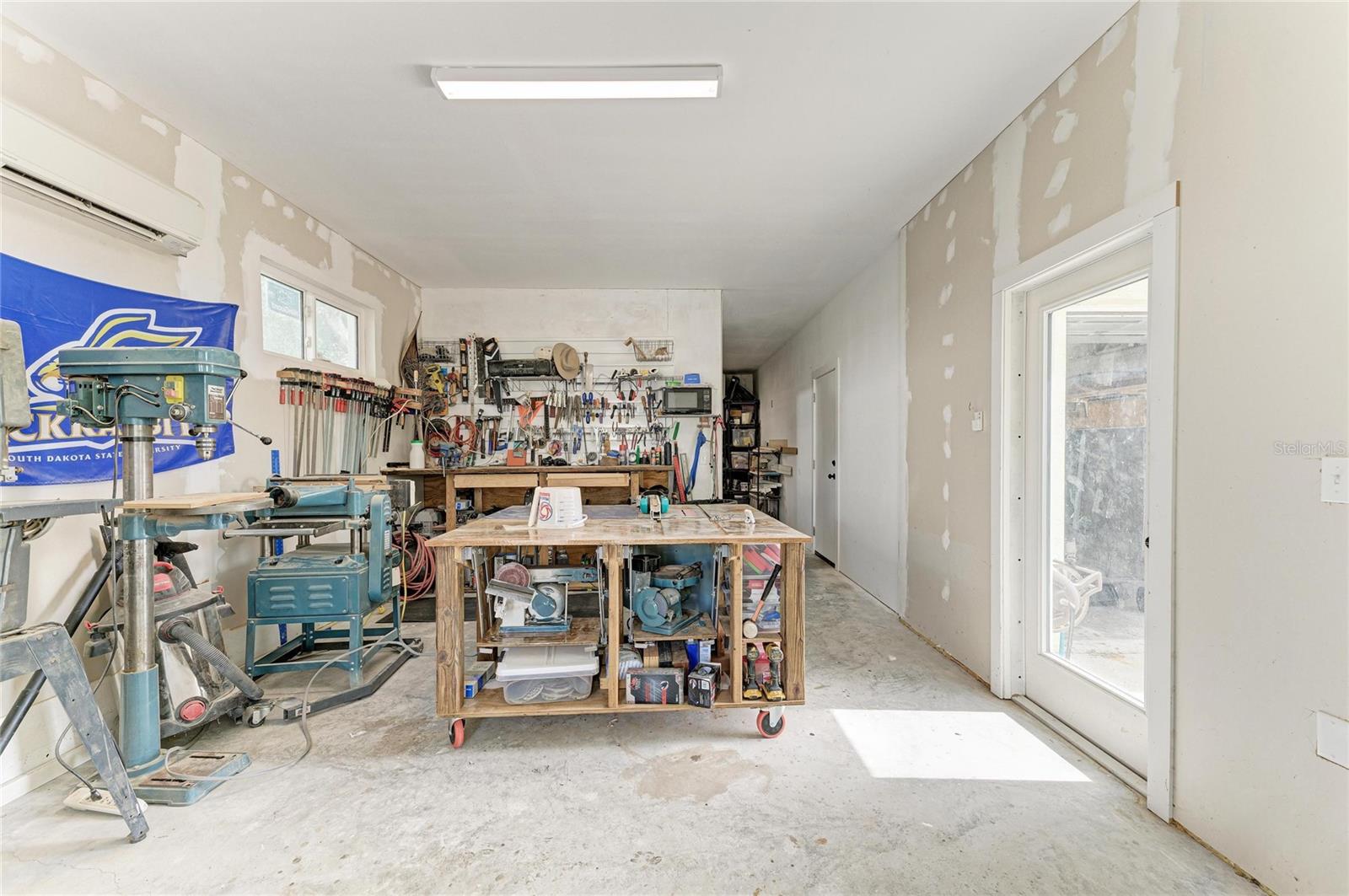 1300 LOMA LINDA CT — photo 41