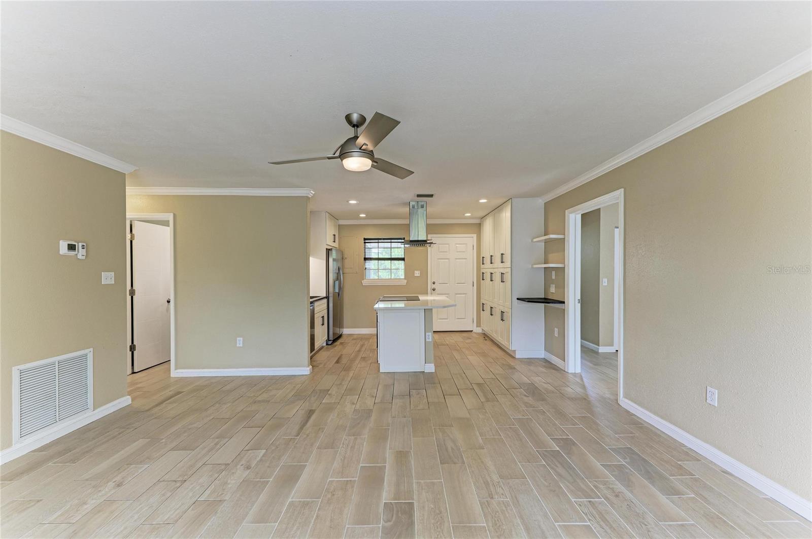 1300 LOMA LINDA CT — photo 9