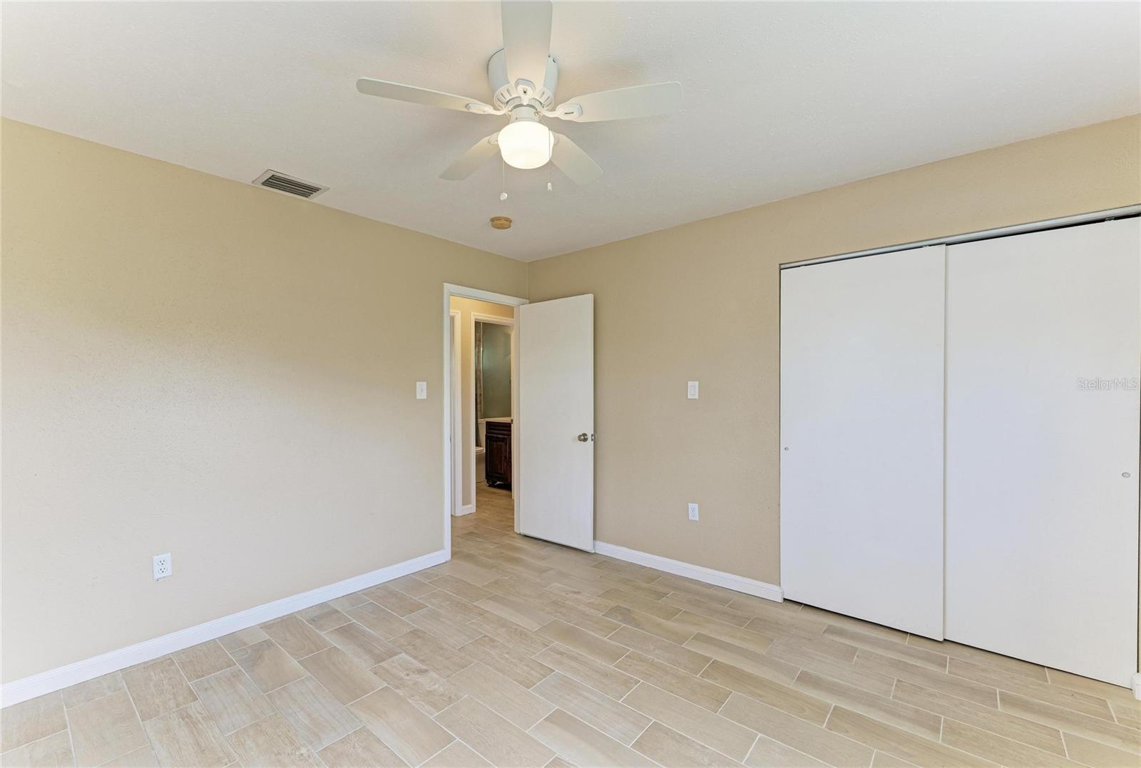 1300 LOMA LINDA CT — photo 19