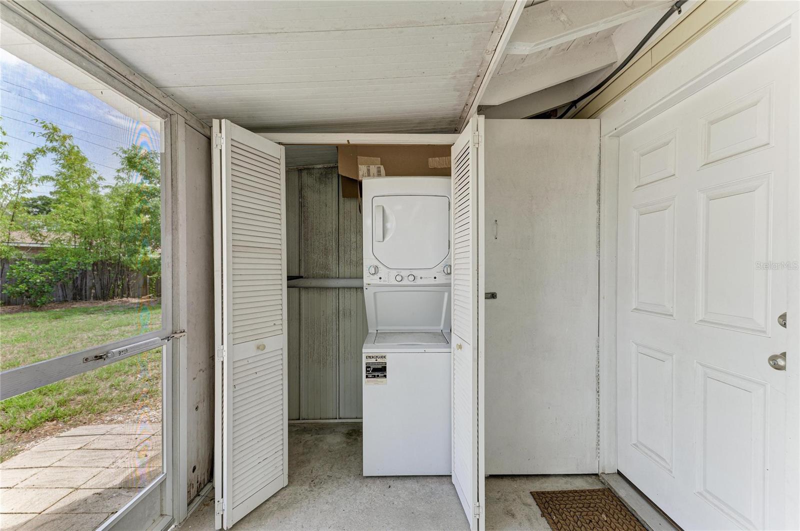 1300 LOMA LINDA CT — photo 37