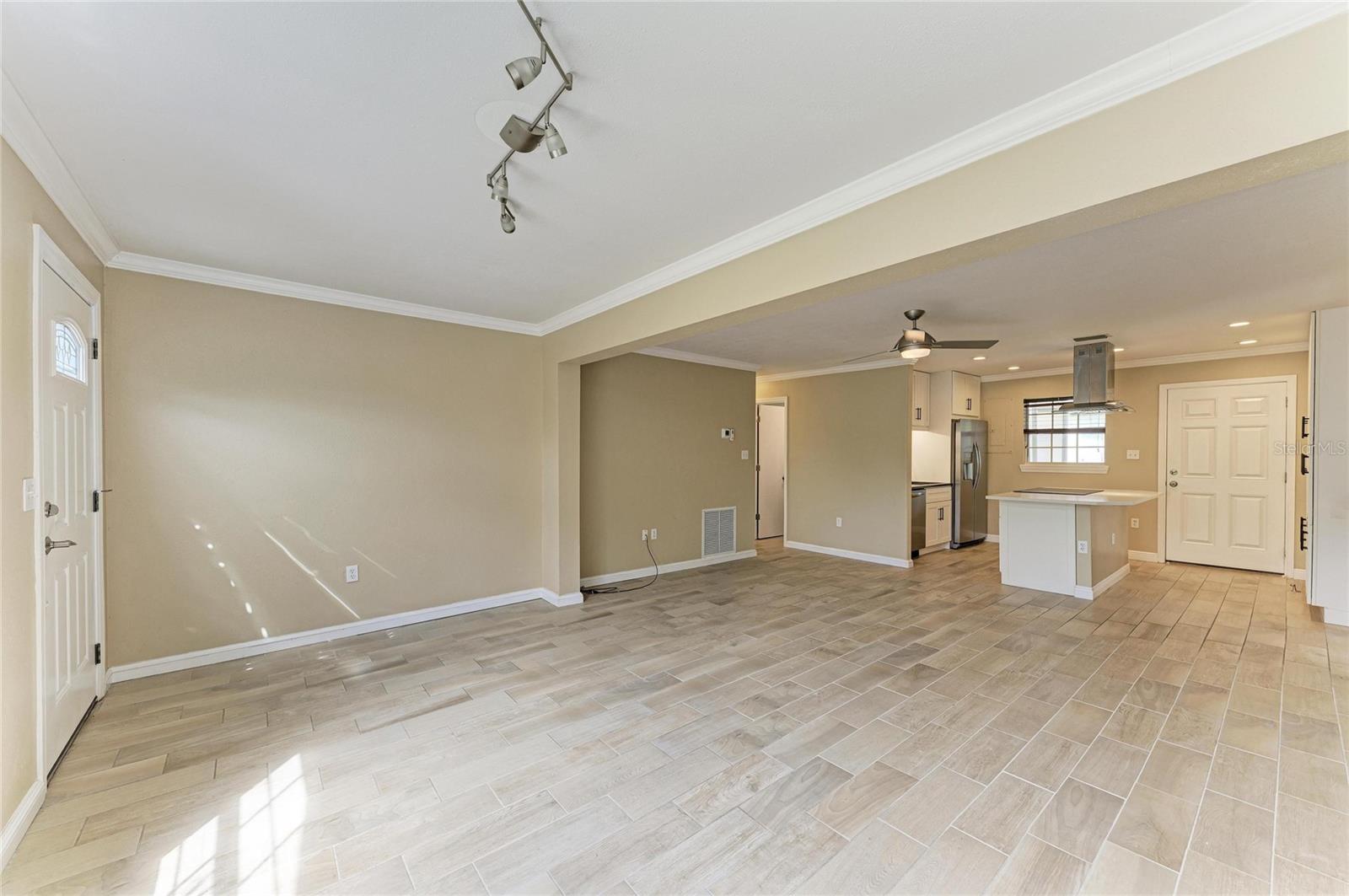 1300 LOMA LINDA CT — photo 14