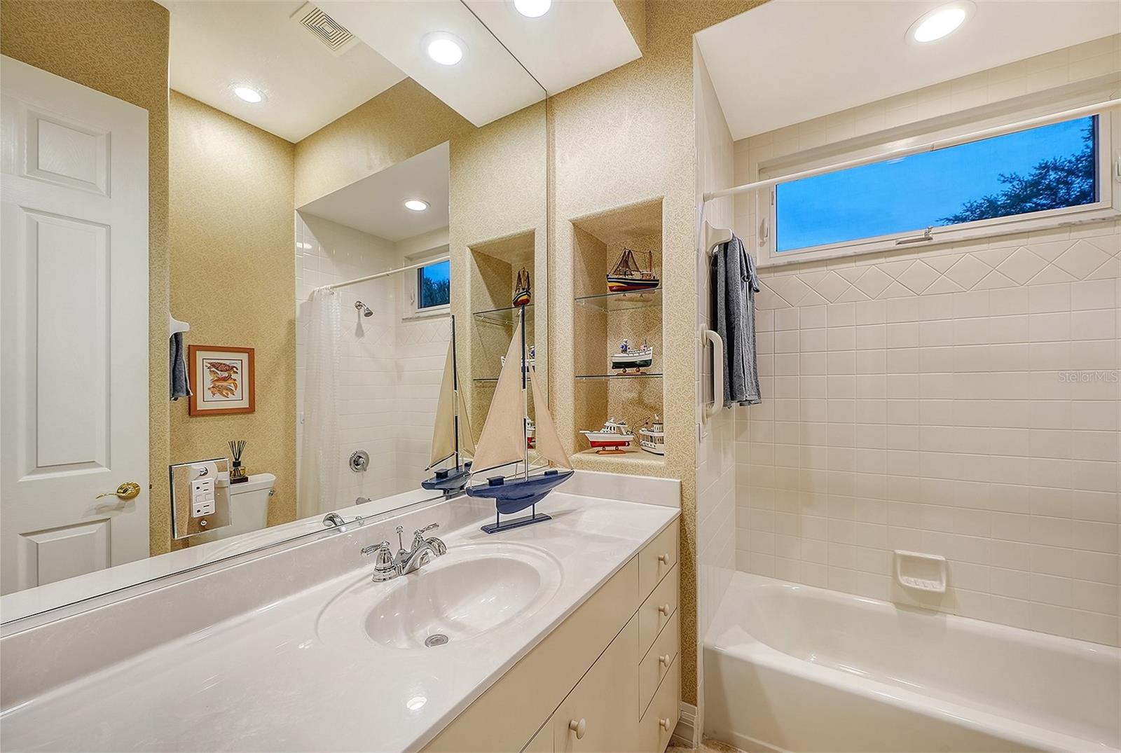 11 N CAYMAN ISLES BLVD — photo 36