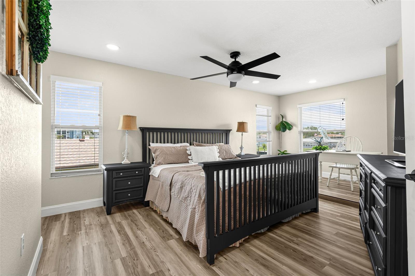 5404 BAY STATE RD — photo 16