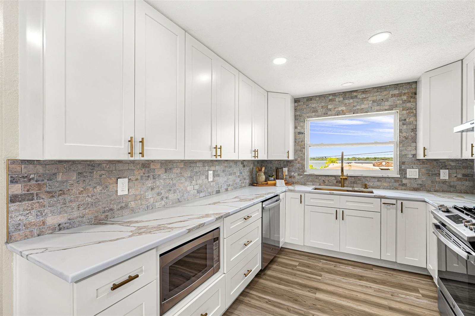 5404 BAY STATE RD — photo 10