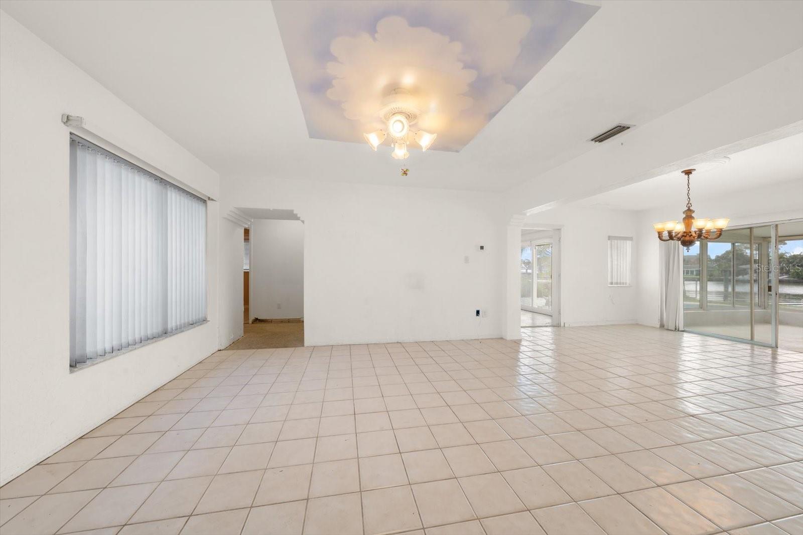 337 LA HACIENDA DR — photo 17