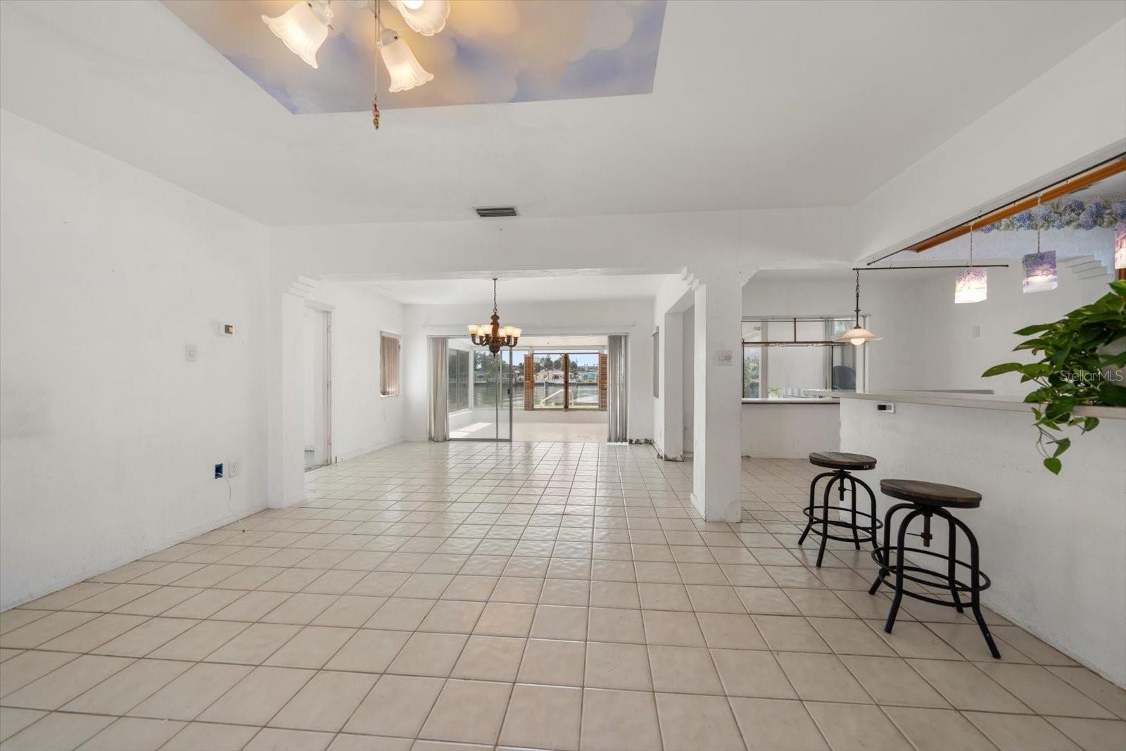 337 LA HACIENDA DR — photo 12