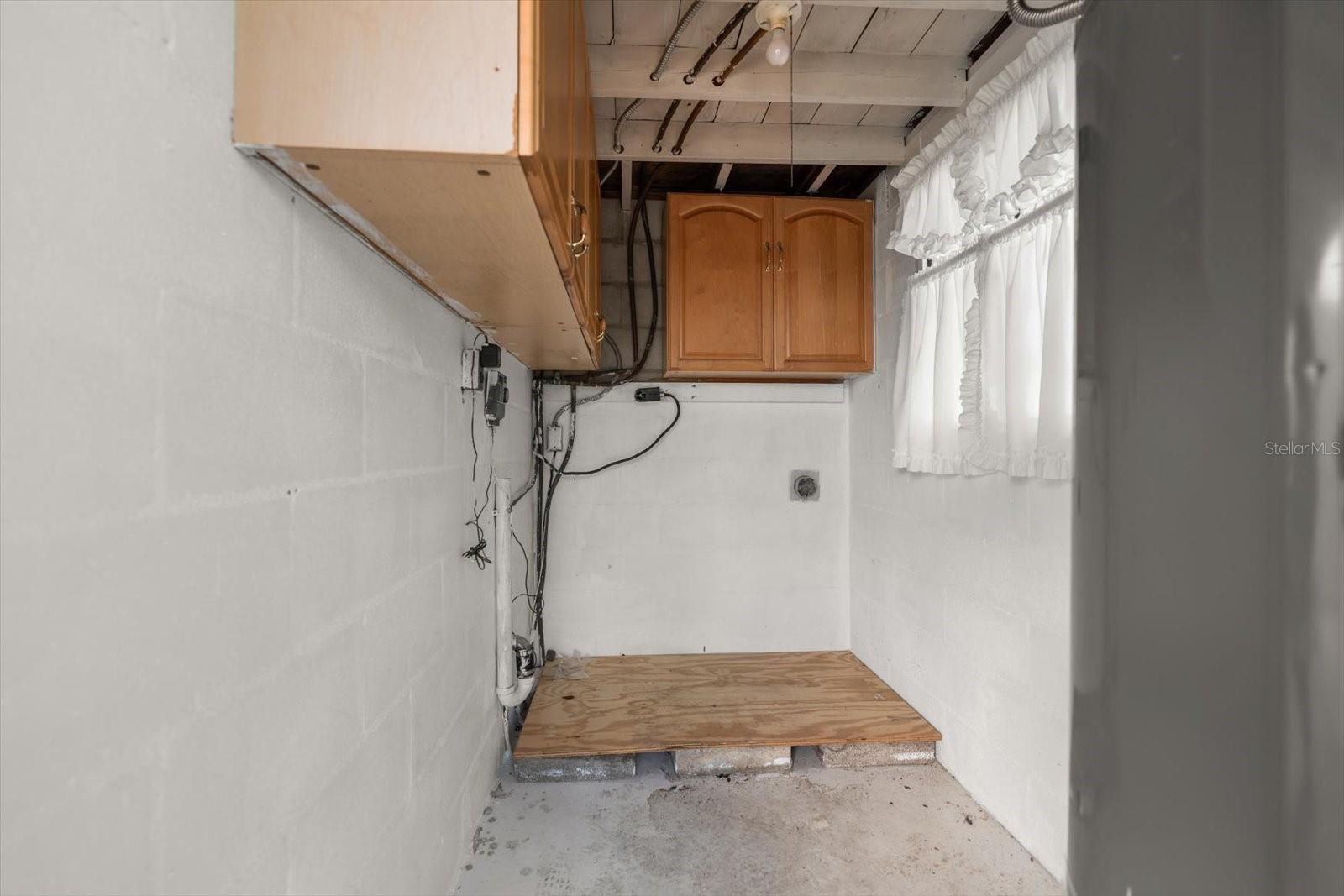 337 LA HACIENDA DR — photo 39