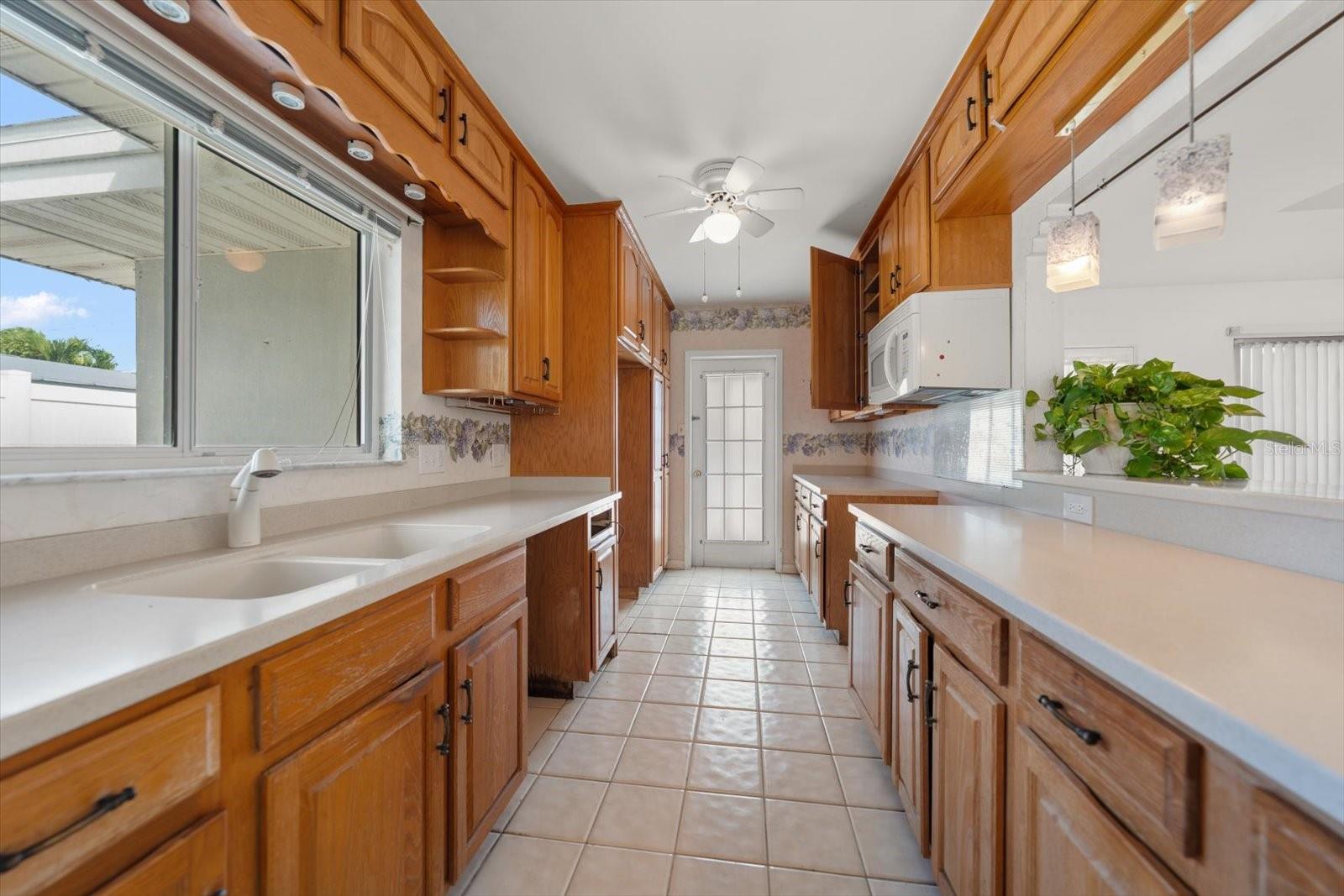 337 LA HACIENDA DR — photo 15