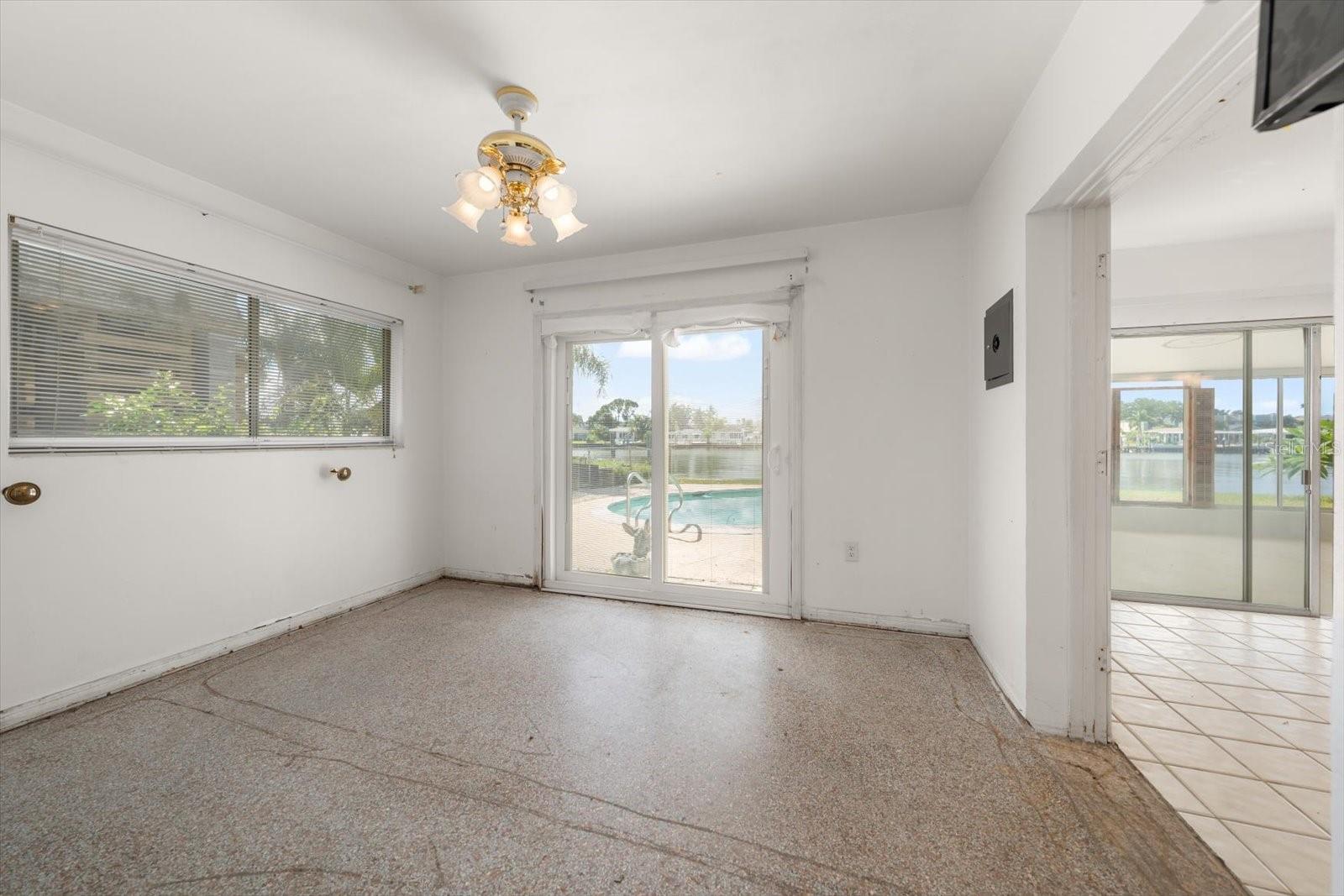 337 LA HACIENDA DR — photo 23
