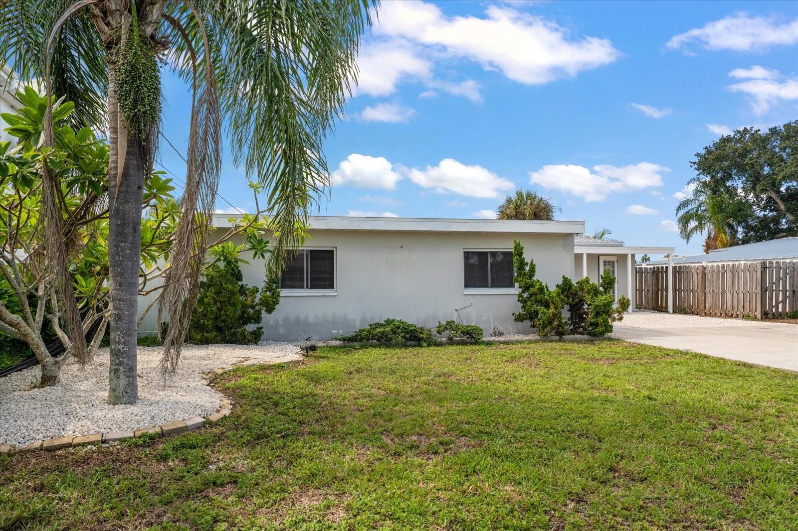 337 LA HACIENDA DR — photo 45