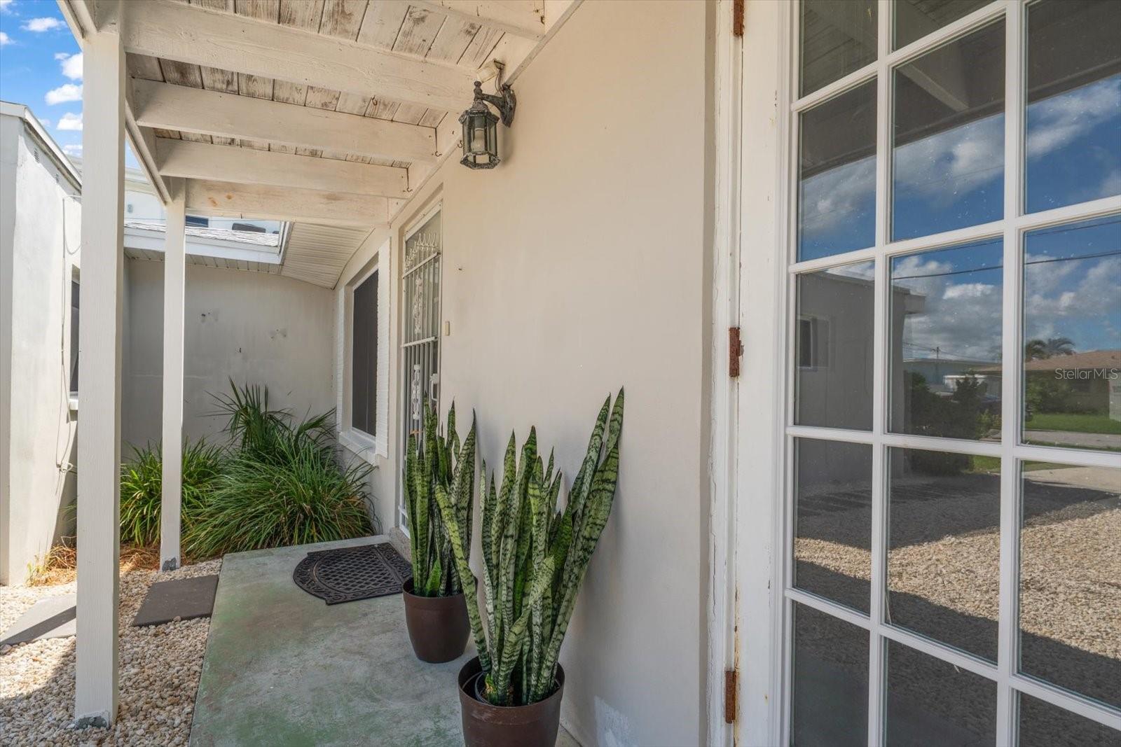 337 LA HACIENDA DR — photo 11