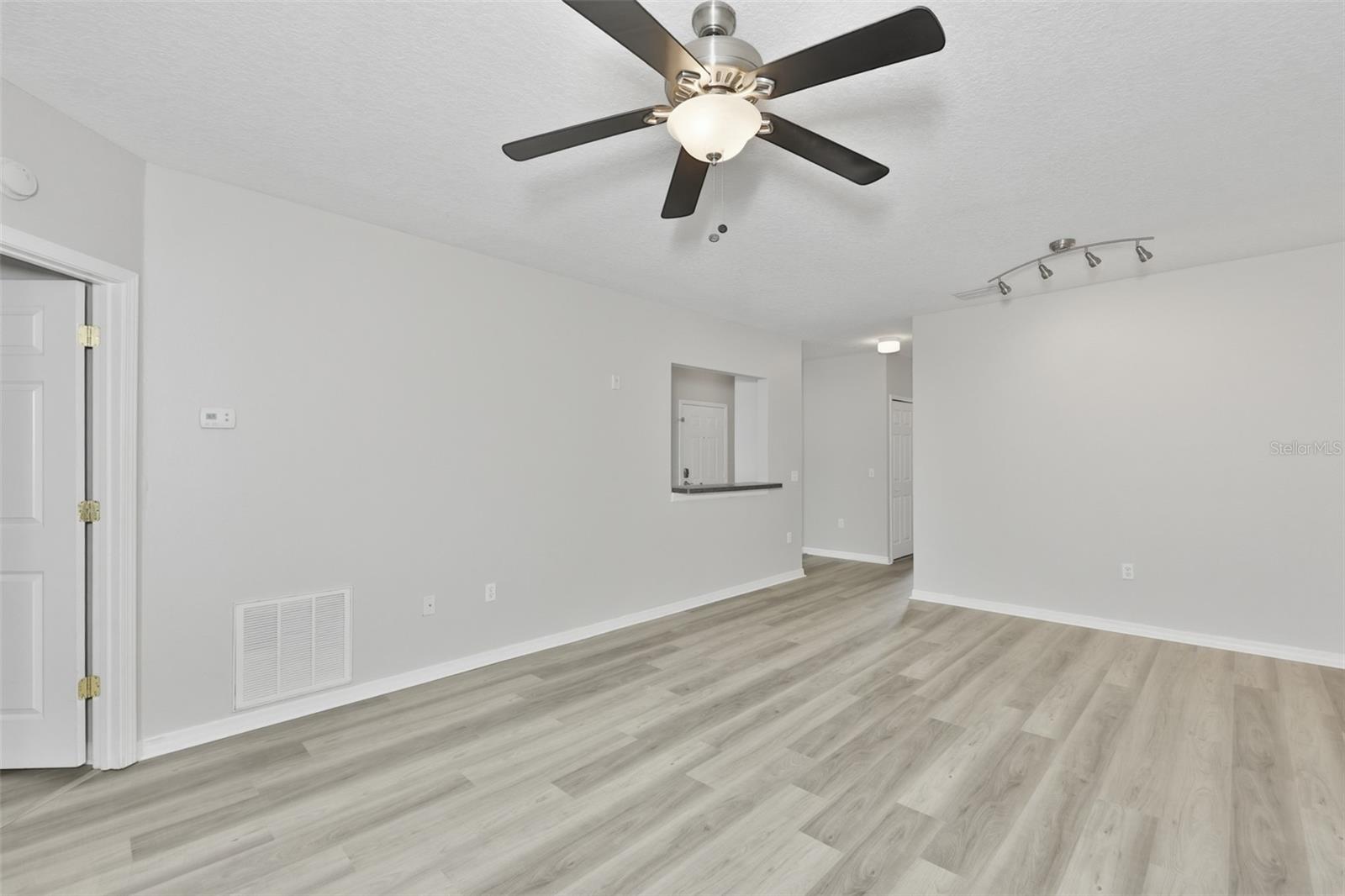 6437 CYPRESSDALE DR #201 — photo 7