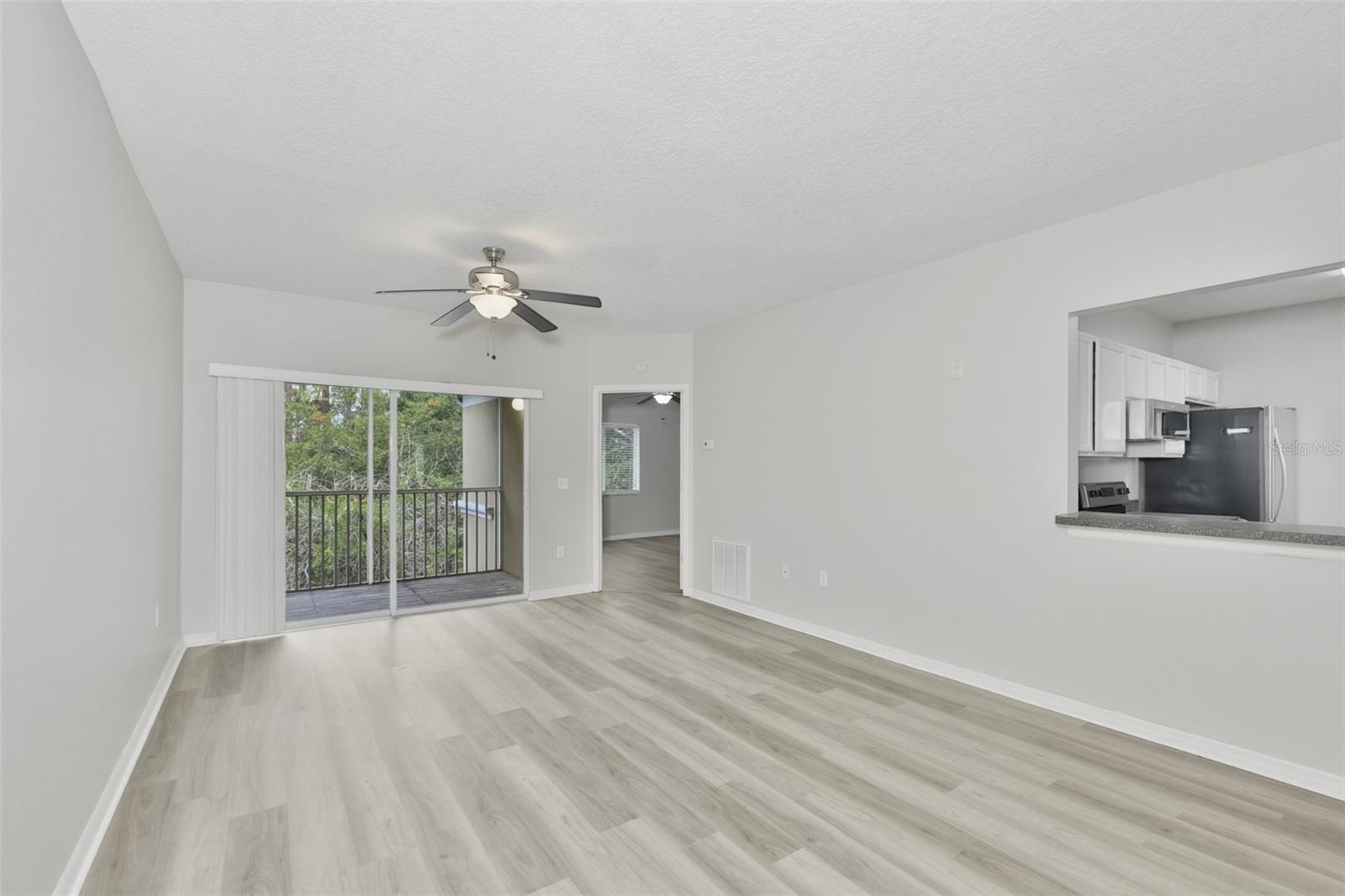 6437 CYPRESSDALE DR #201 — photo 6