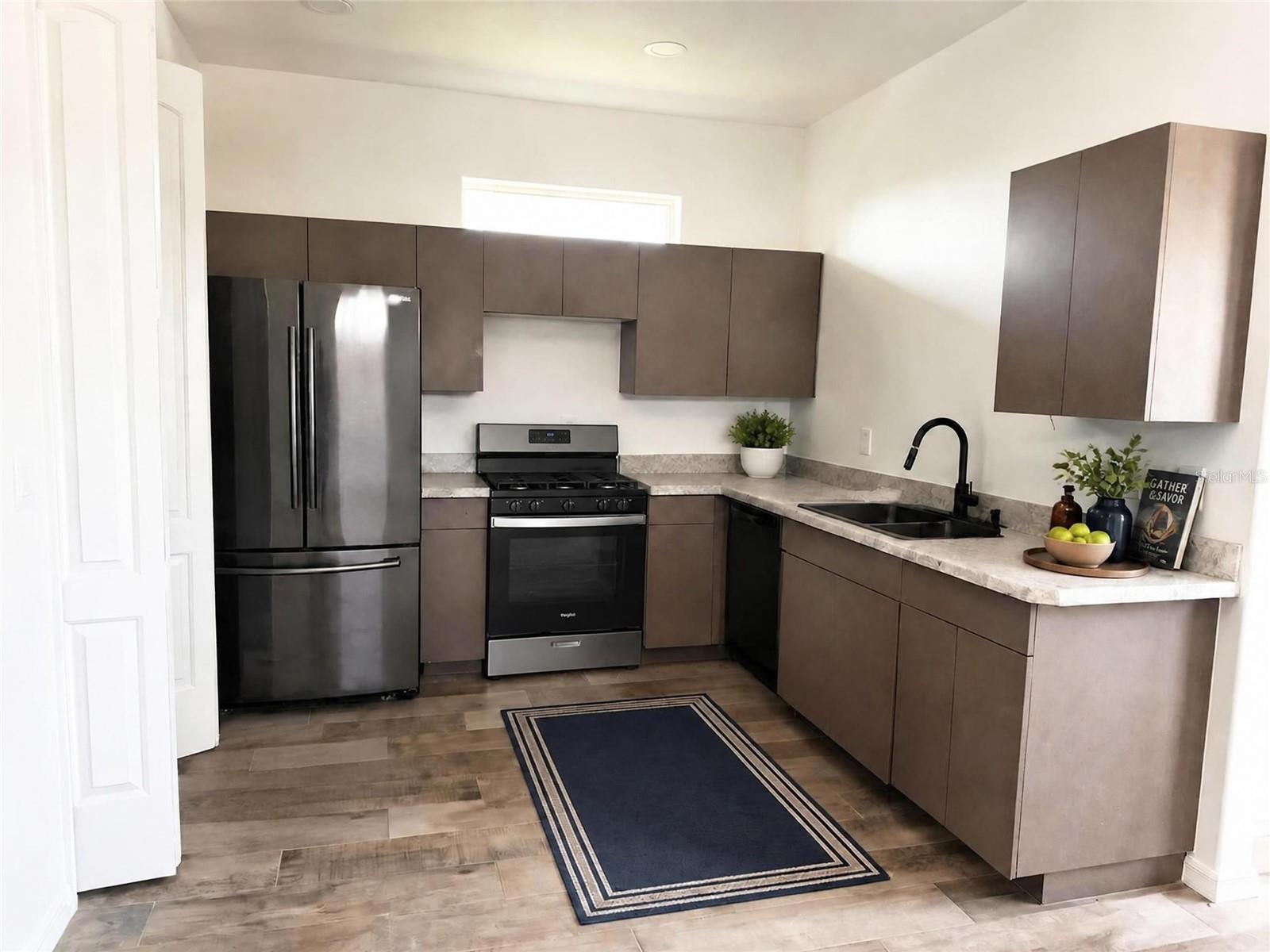 935 LINDEN RD — photo 12