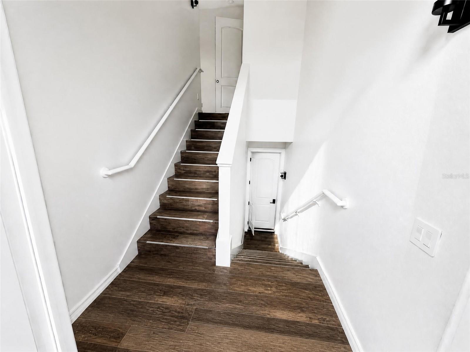 935 LINDEN RD — photo 11
