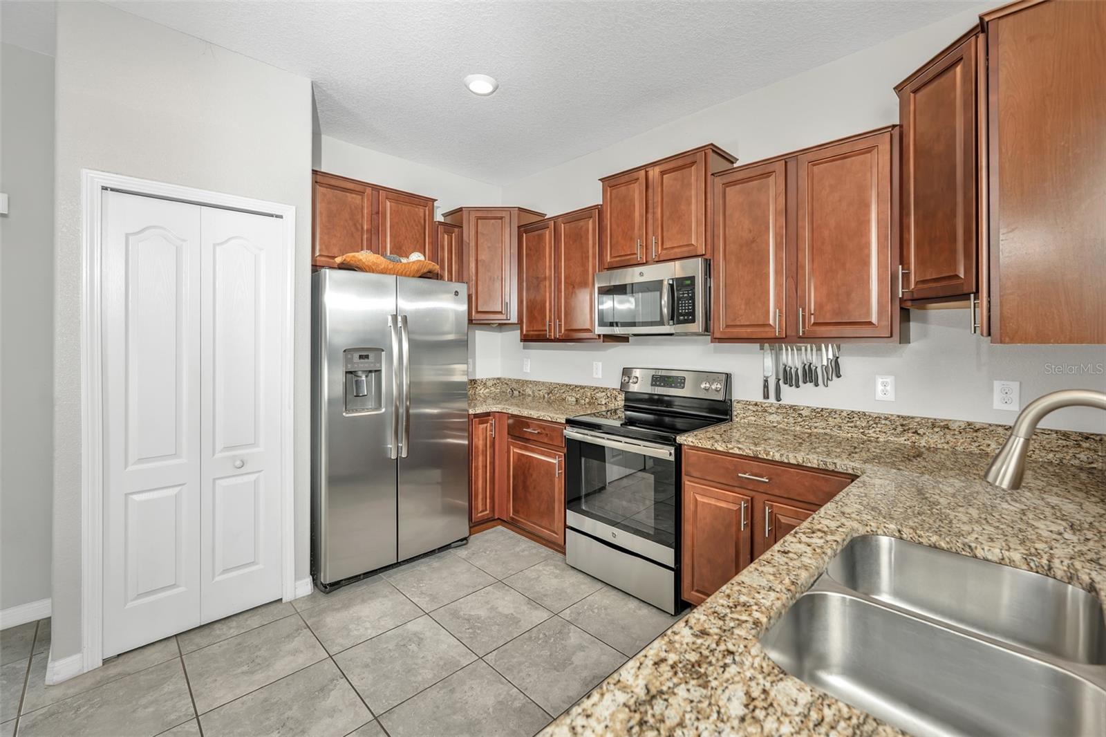 2148 GOLDEN FALCON DR — photo 12