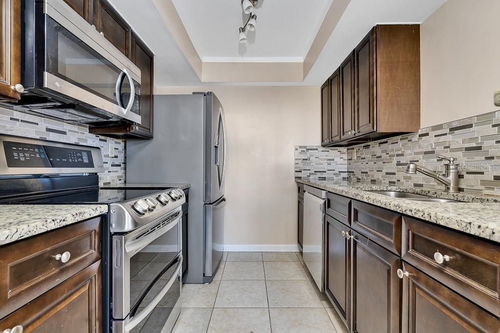 223 DOLPHIN PT — photo 3
