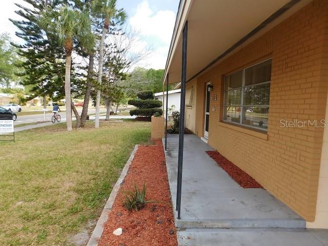 612 SHAMROCK BLVD — photo 4
