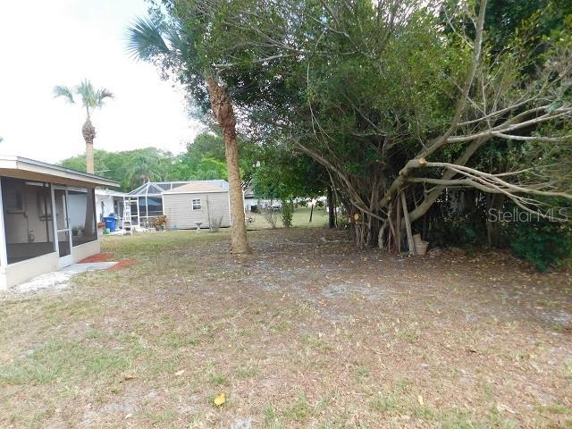 612 SHAMROCK BLVD — photo 19