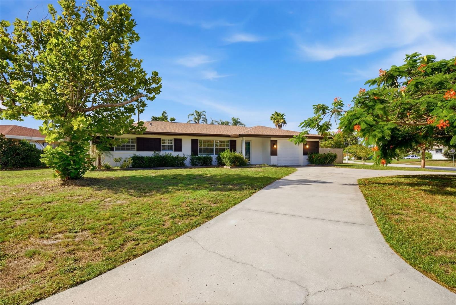 2051 MAGNOLIA DR — photo 4