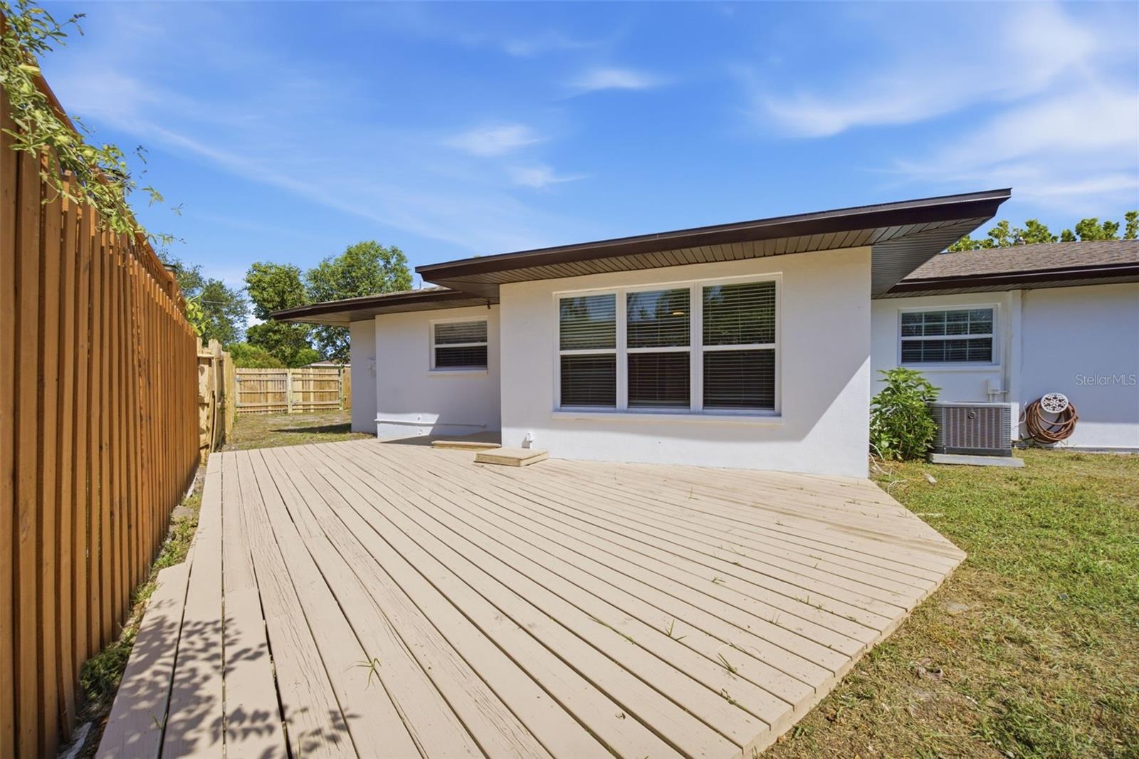 2051 MAGNOLIA DR — photo 39