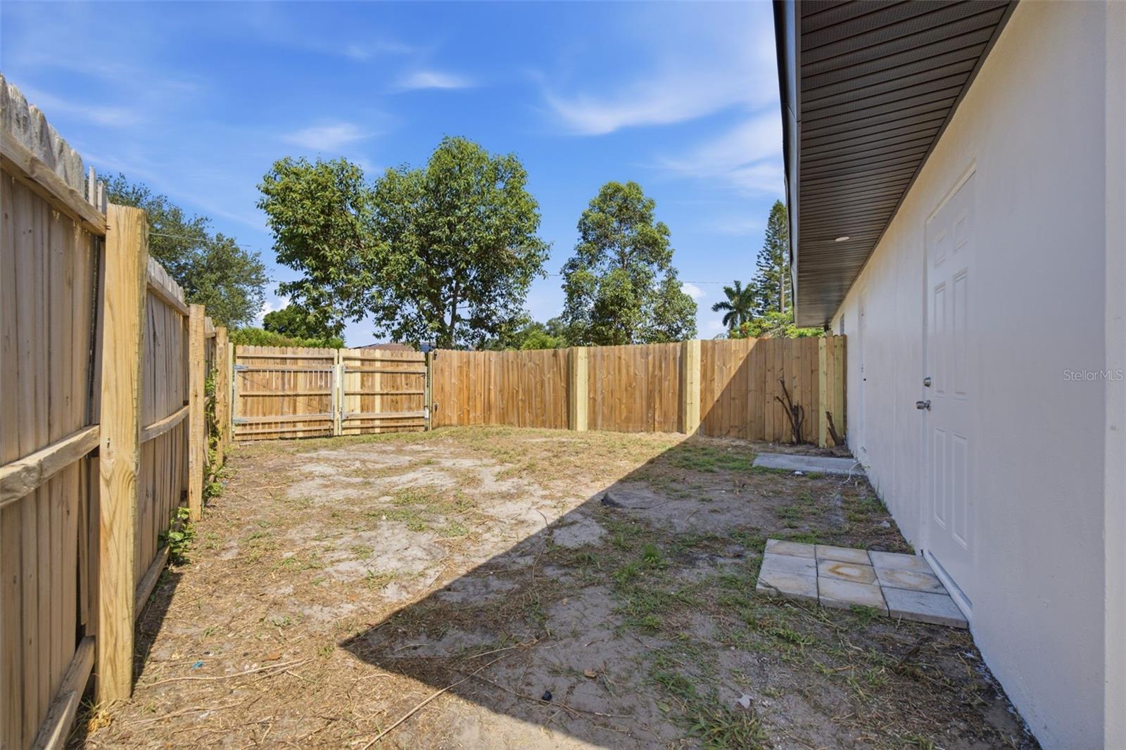 2051 MAGNOLIA DR — photo 43