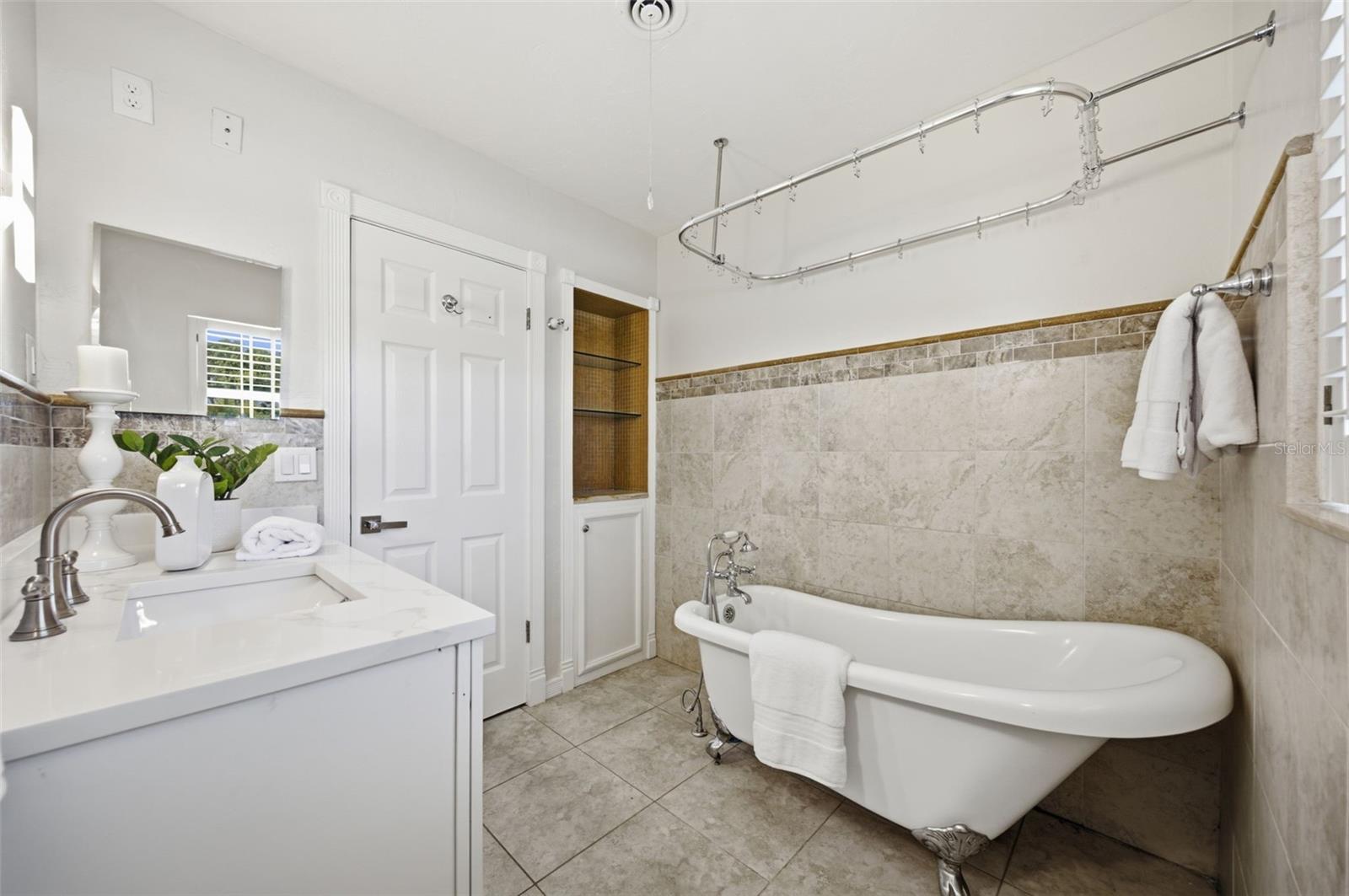 2051 MAGNOLIA DR — photo 32
