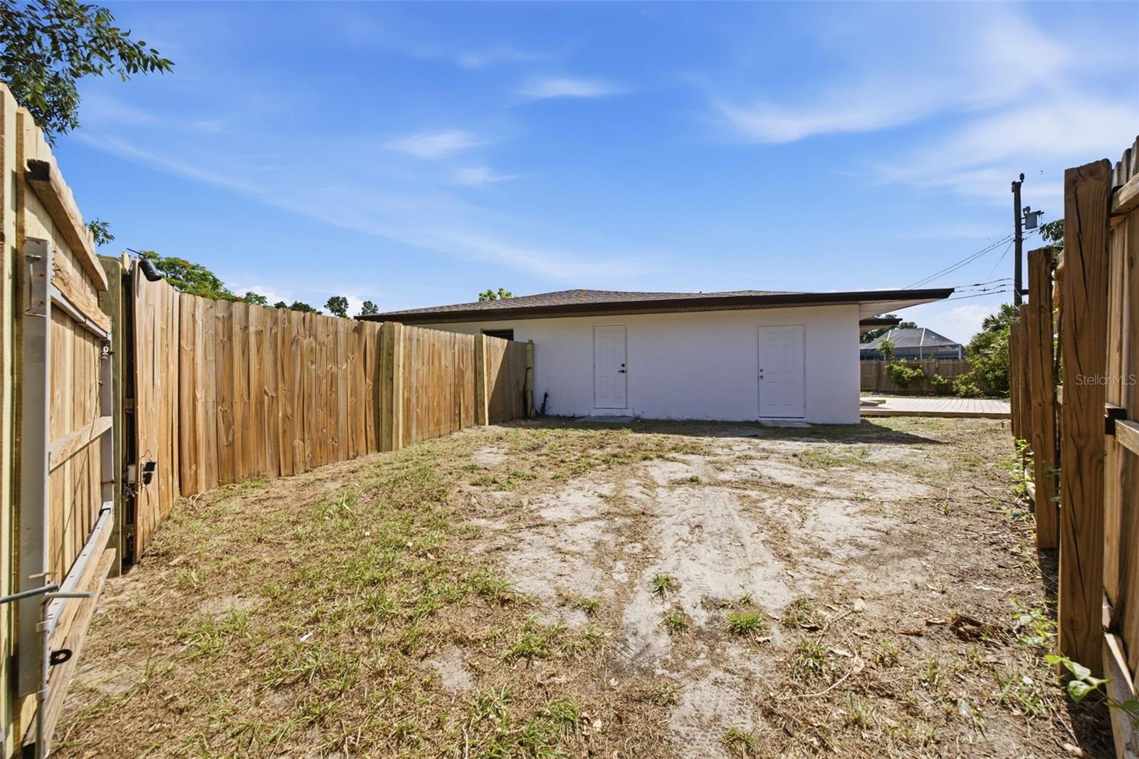 2051 MAGNOLIA DR — photo 41