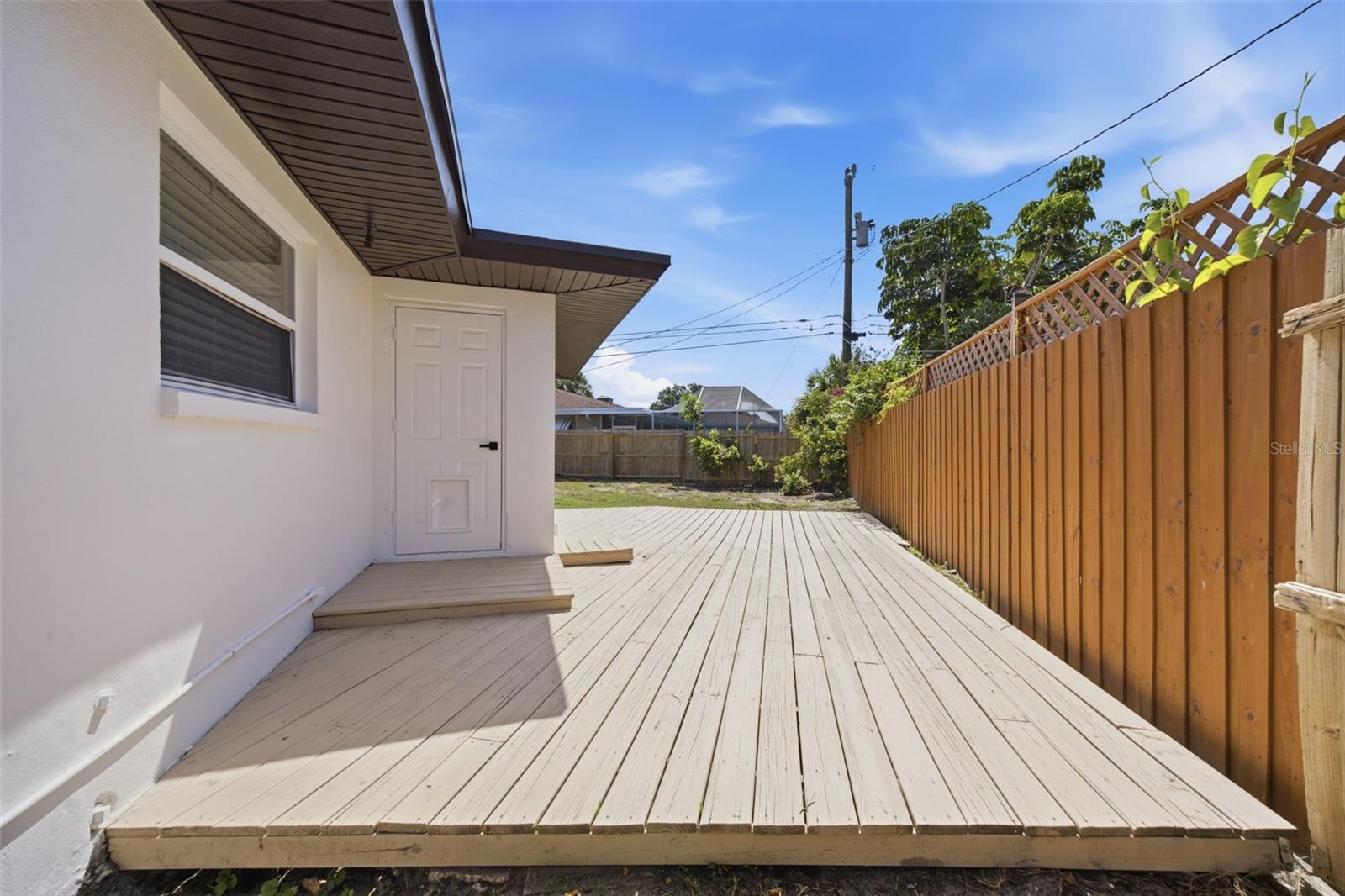 2051 MAGNOLIA DR — photo 38