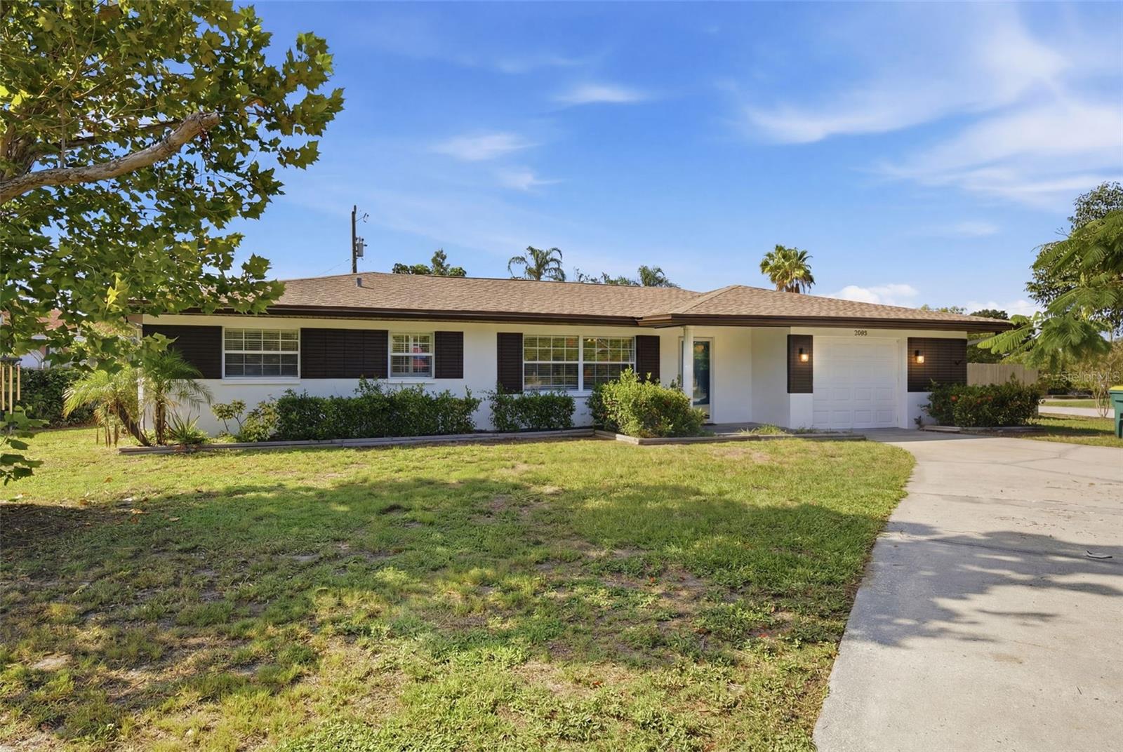 2051 MAGNOLIA DR — photo 3