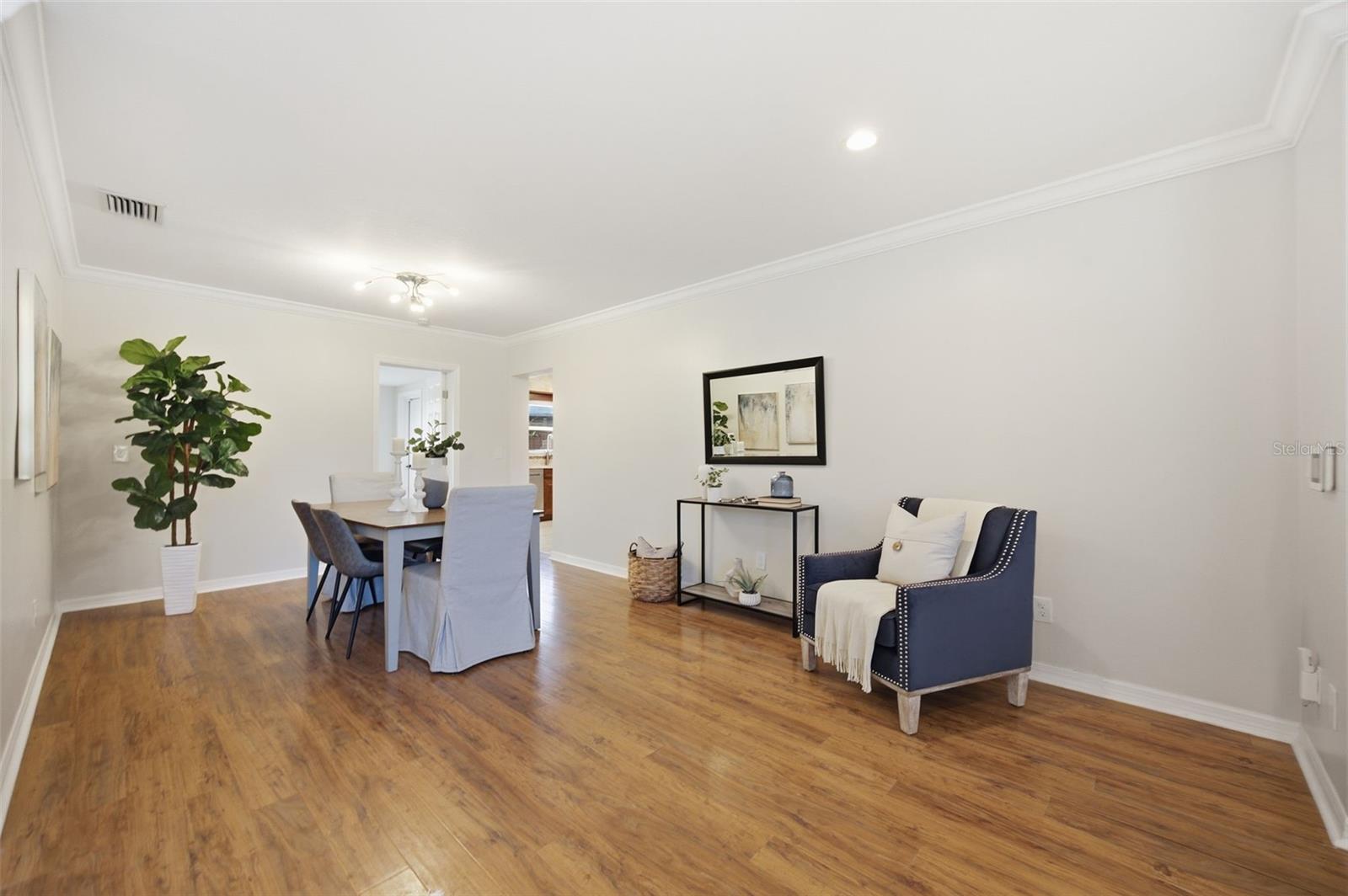 2051 MAGNOLIA DR — photo 11