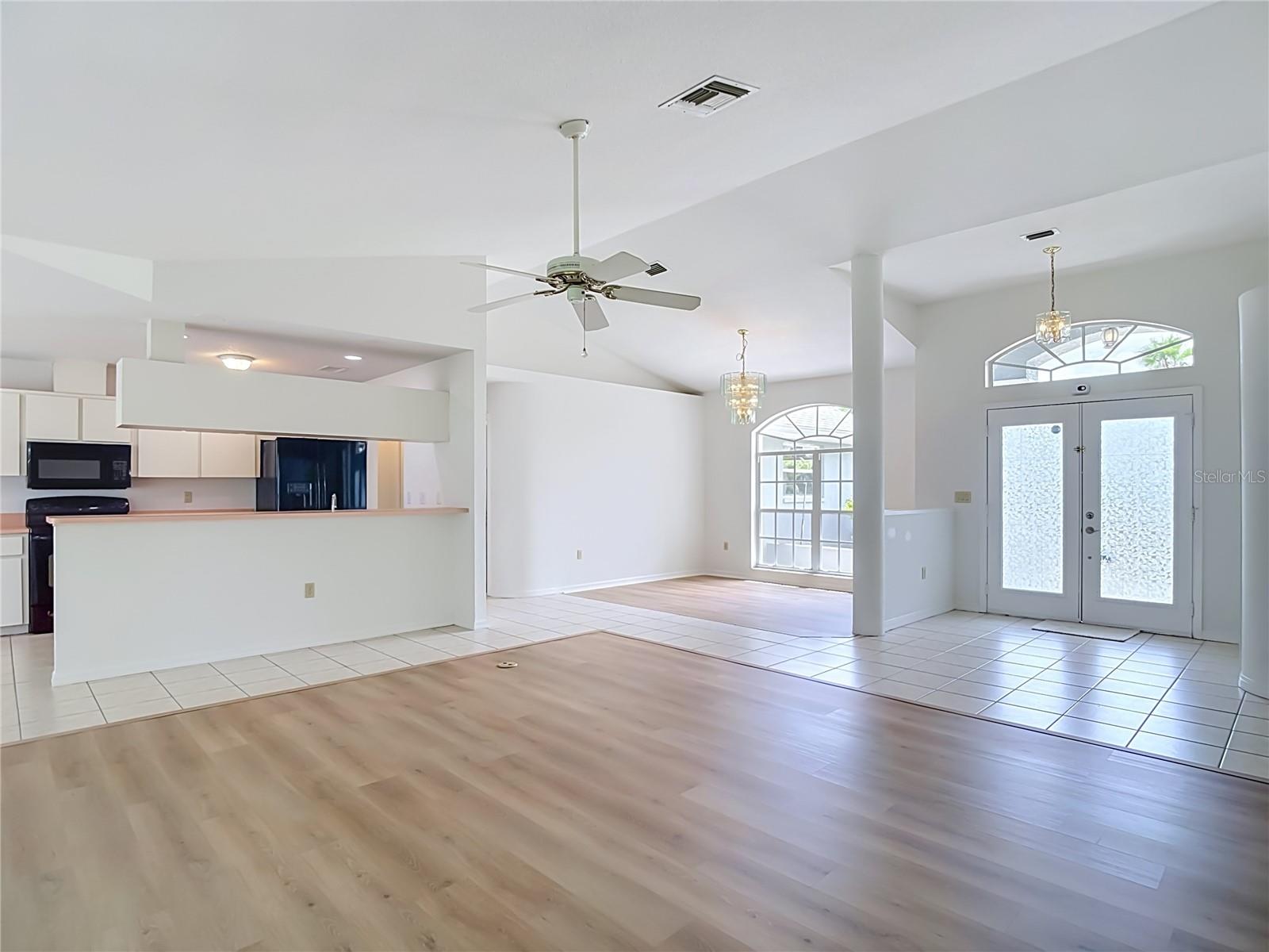 13827 WOODWARD DR — photo 23