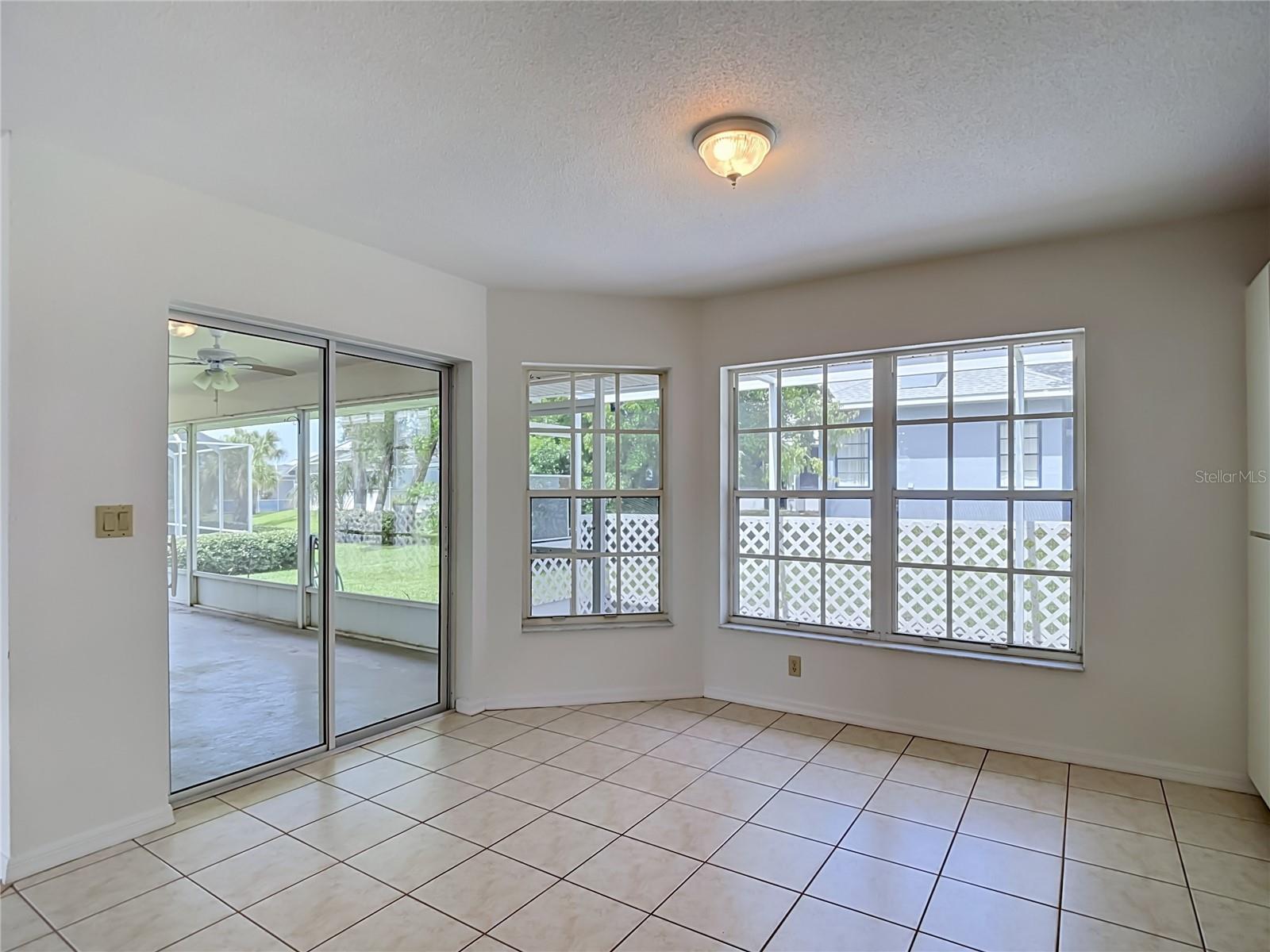 13827 WOODWARD DR — photo 16
