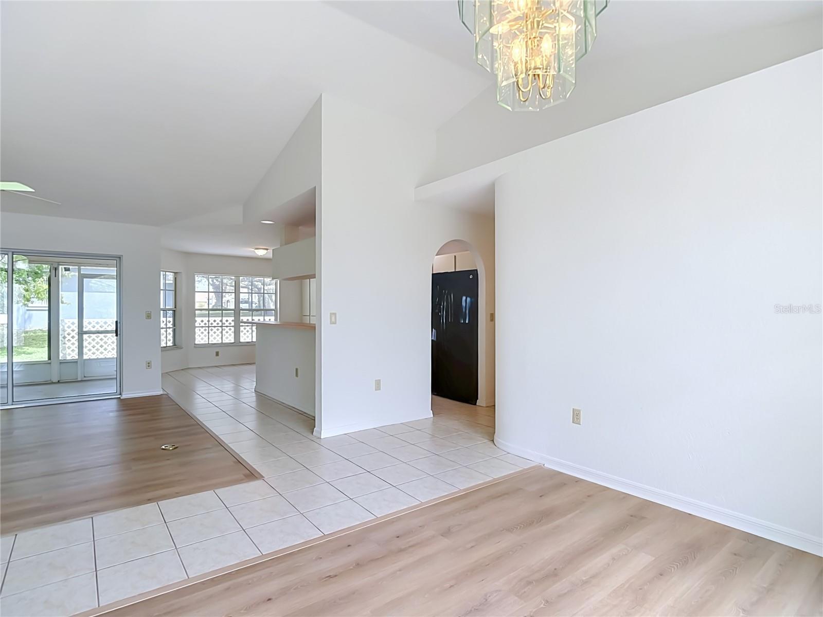 13827 WOODWARD DR — photo 7
