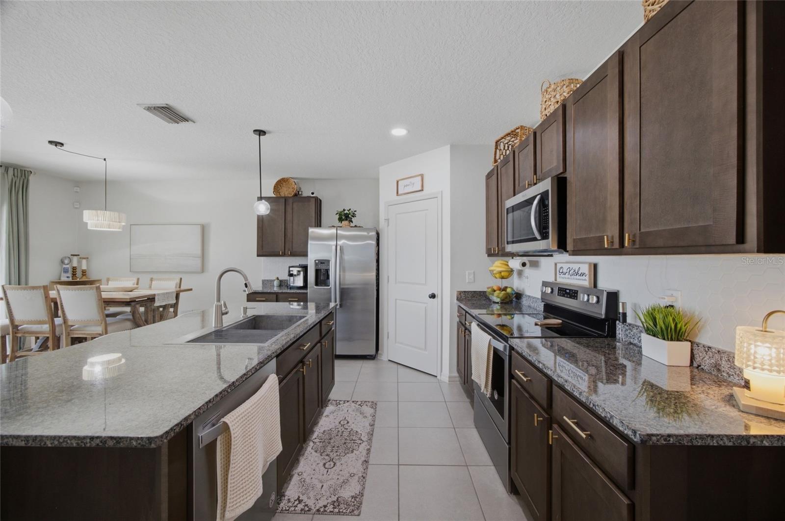 2927 LIVING CORAL DR — photo 8