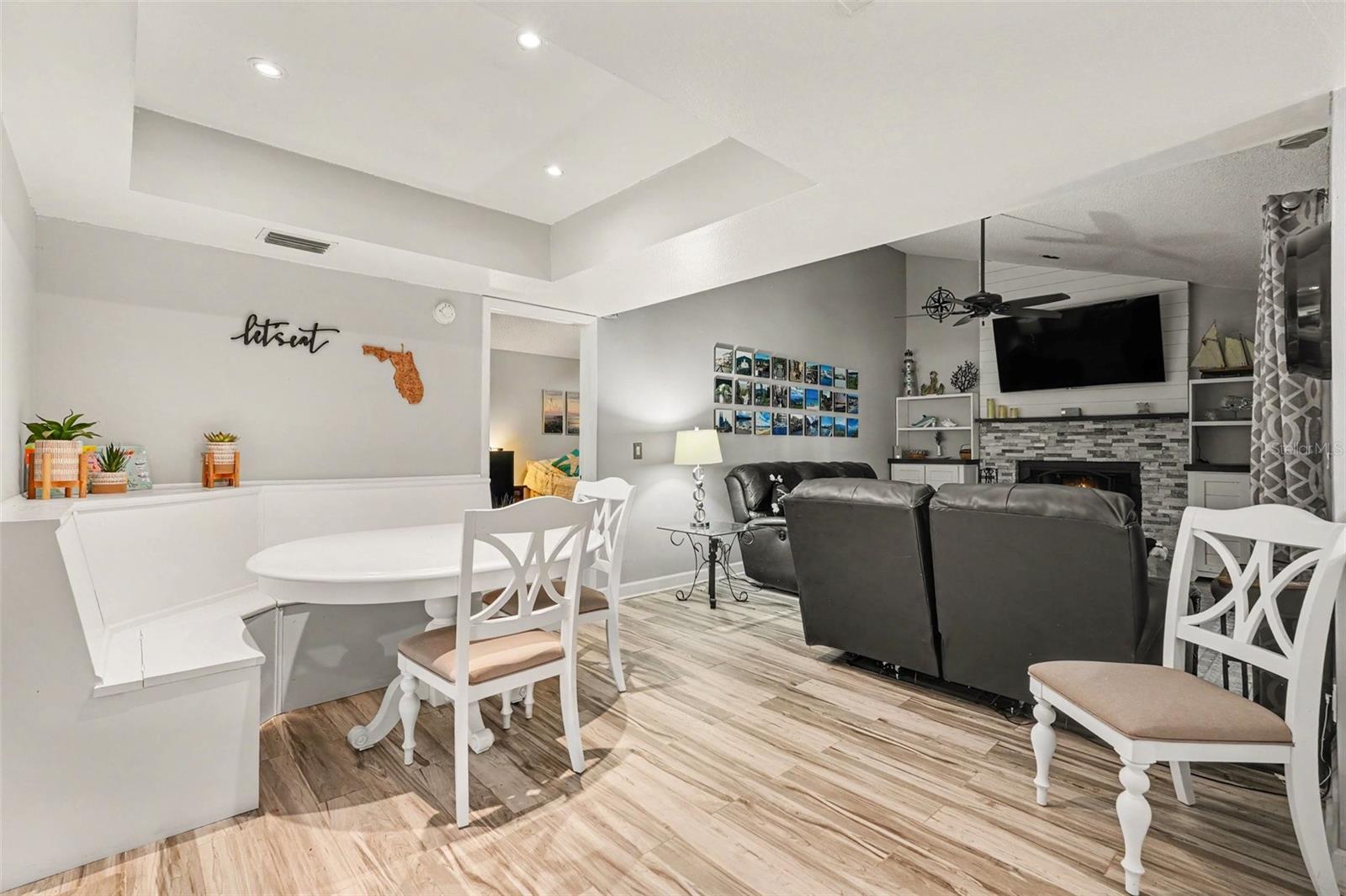 9303 ROLLING RIDGE PL — photo 3