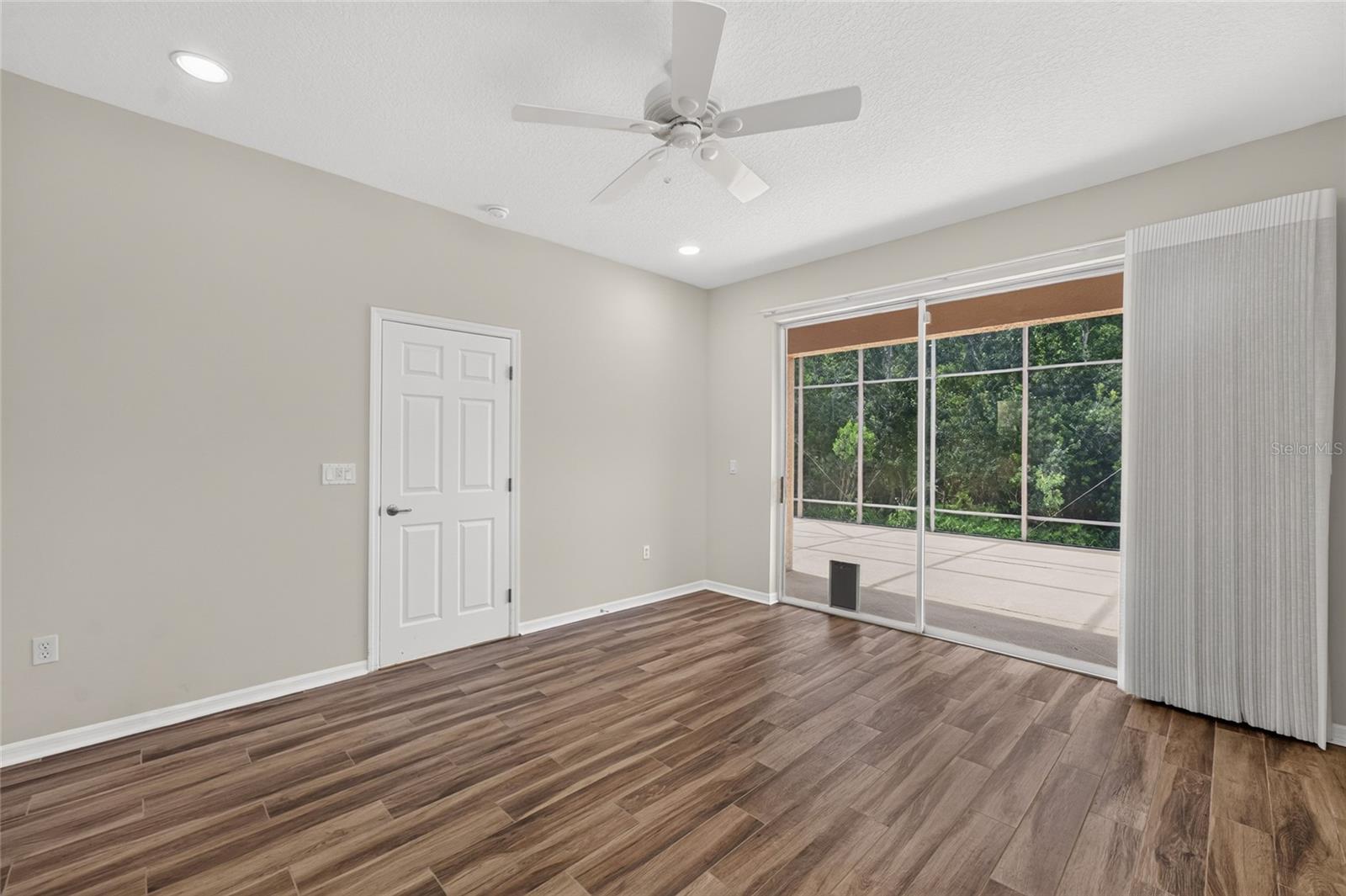 20931 DIAMONTE DR — photo 35
