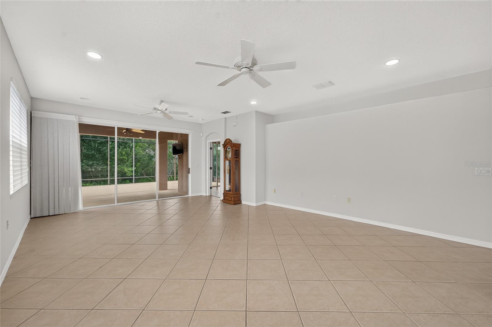 20931 DIAMONTE DR — photo 15