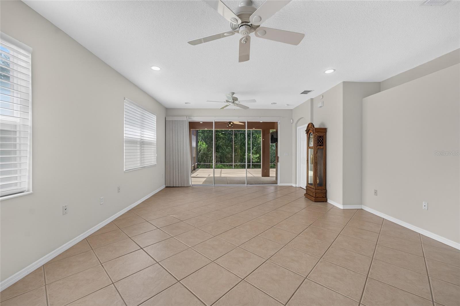 20931 DIAMONTE DR — photo 18