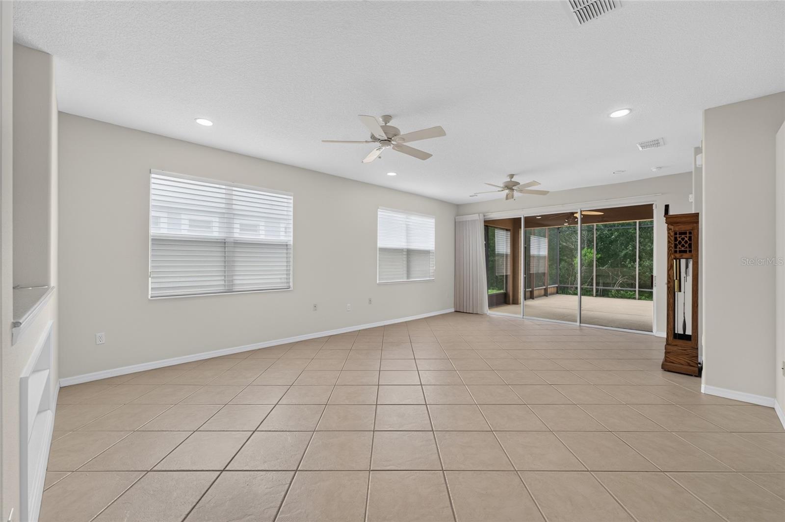 20931 DIAMONTE DR — photo 14