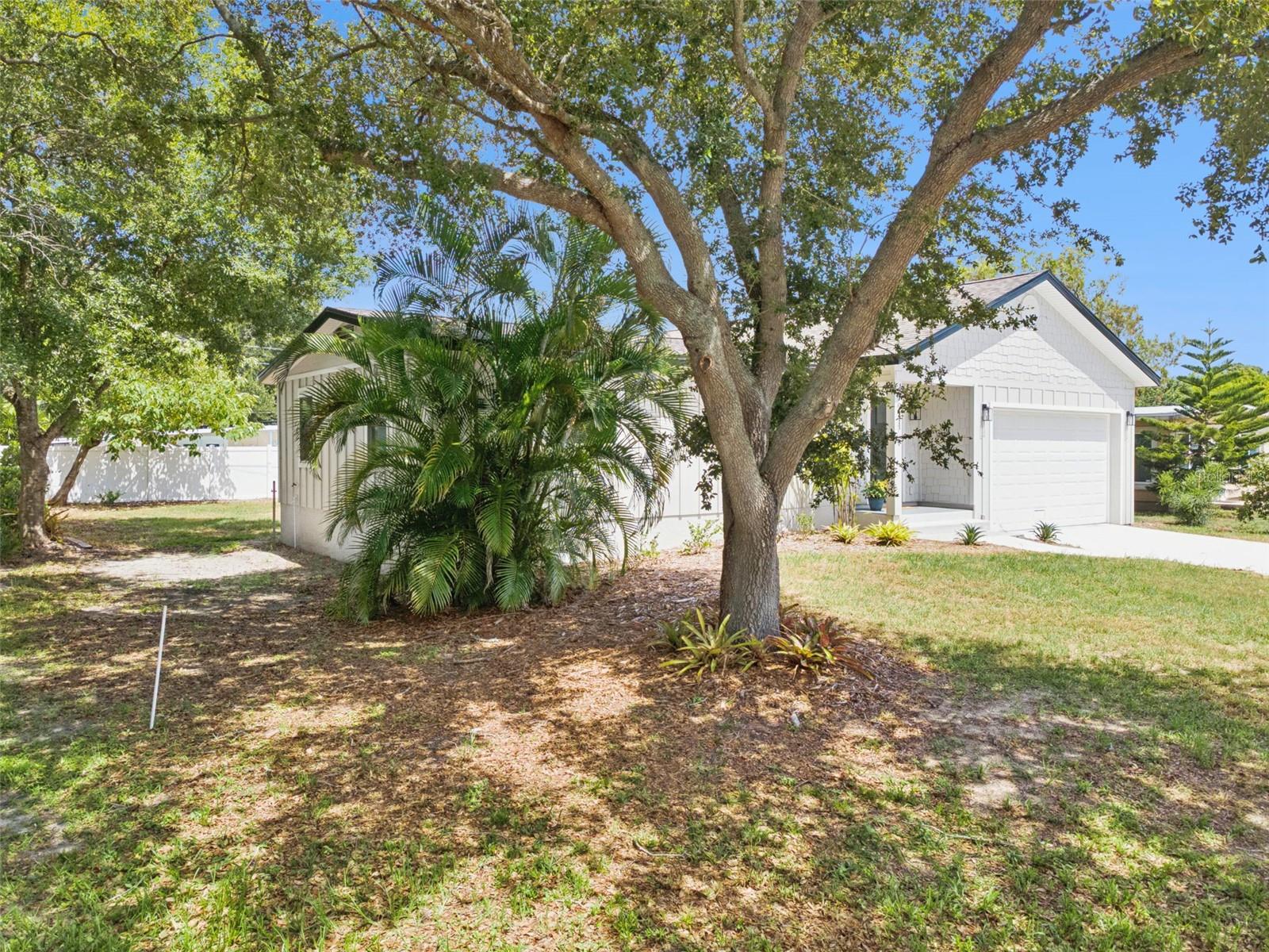 7211 ORPINE DR N — photo 3