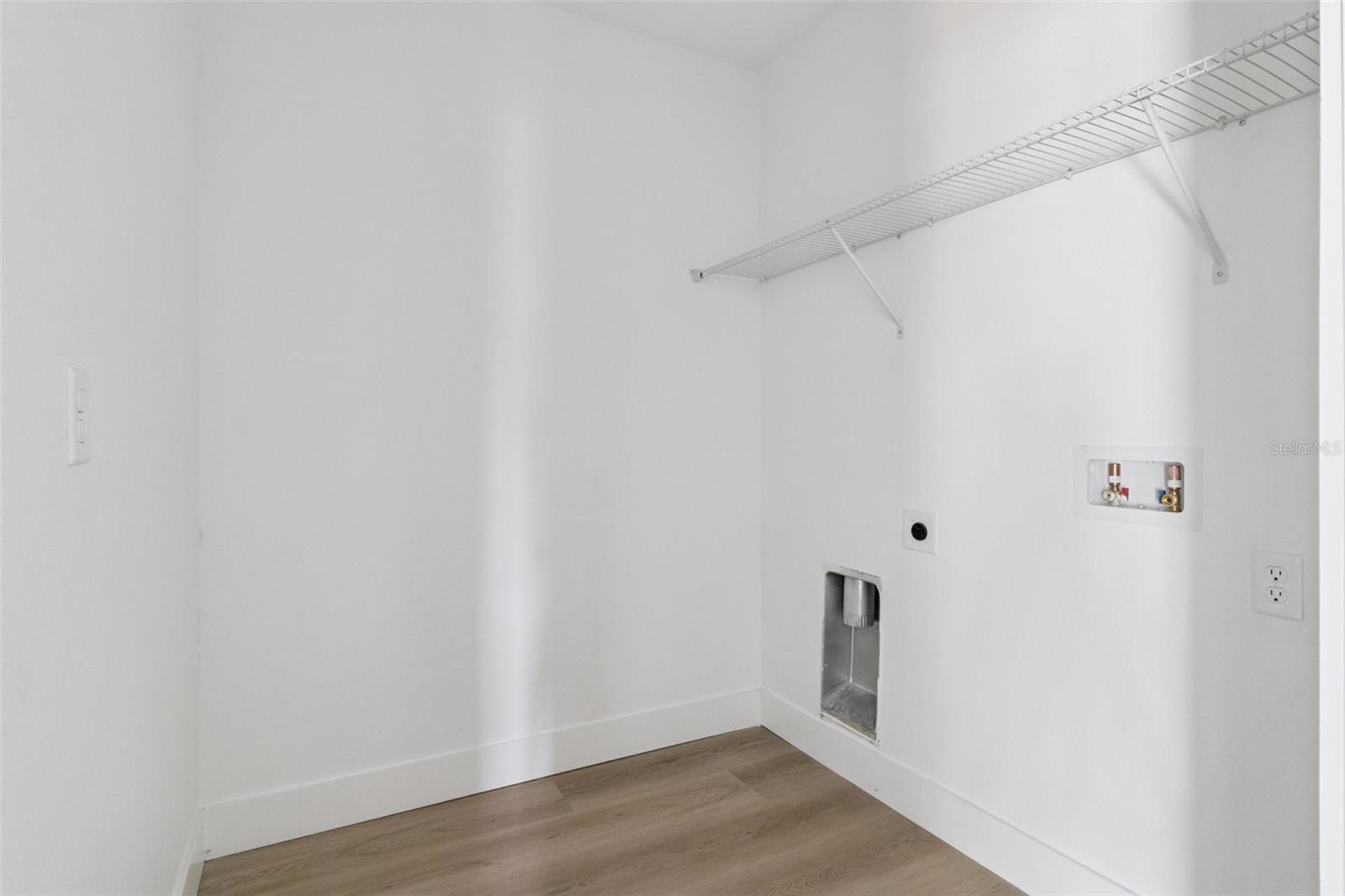 7211 ORPINE DR N — photo 25