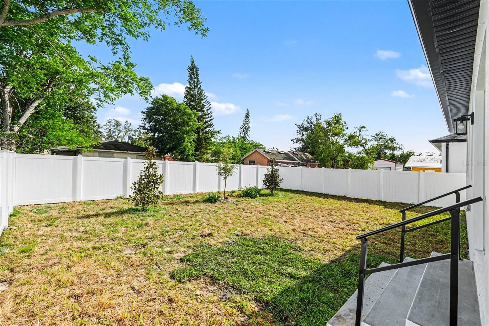 1719 W PERIO ST — photo 23